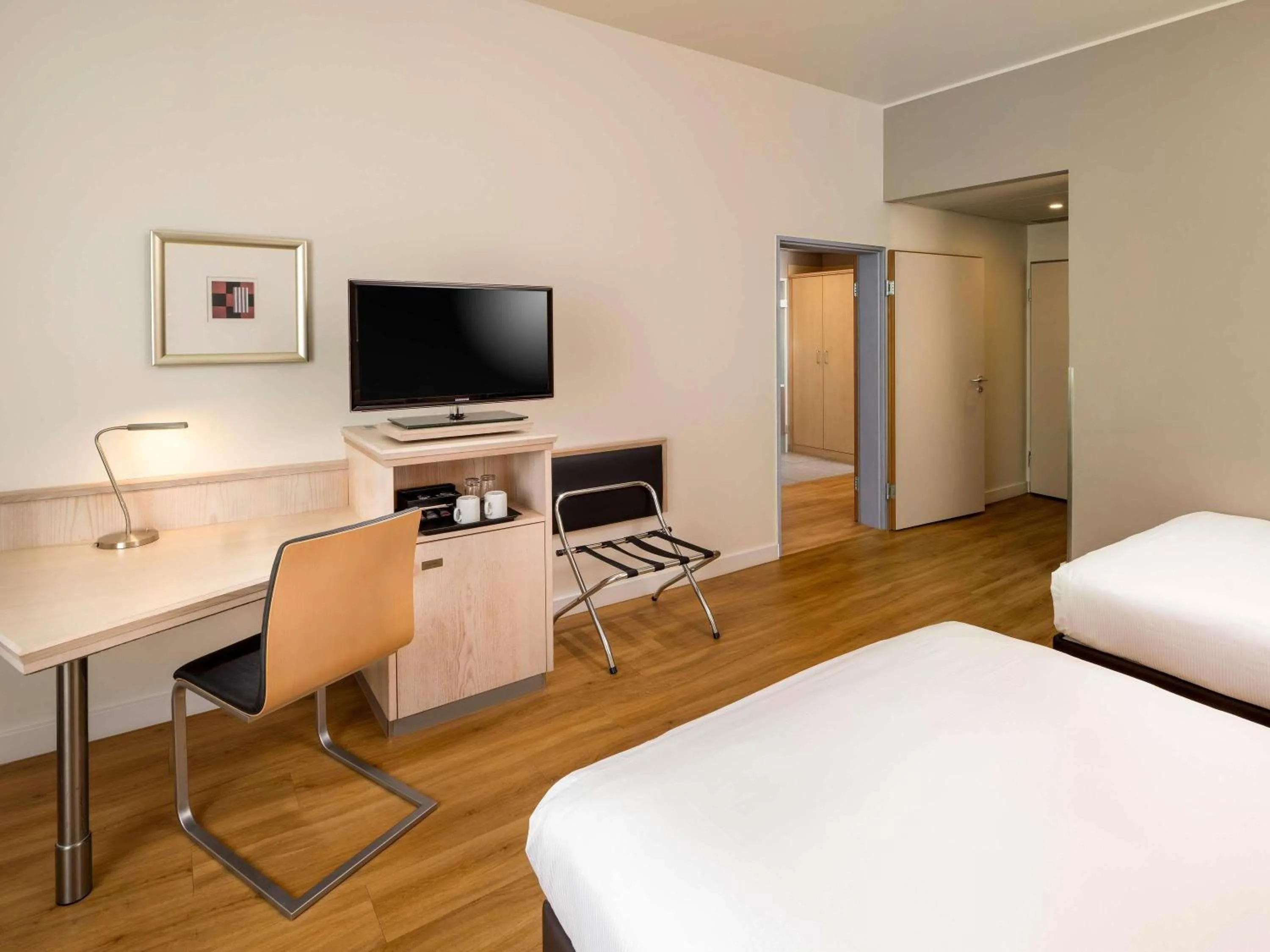 Bedroom, Bed in Mövenpick Hotel München-Airport