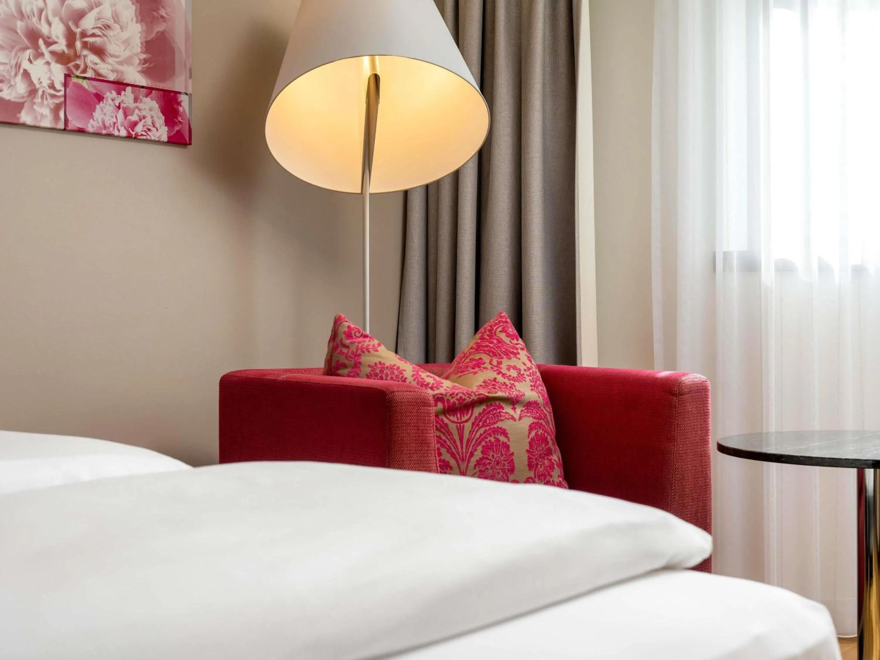 Bedroom, Bed in Mövenpick Hotel München-Airport