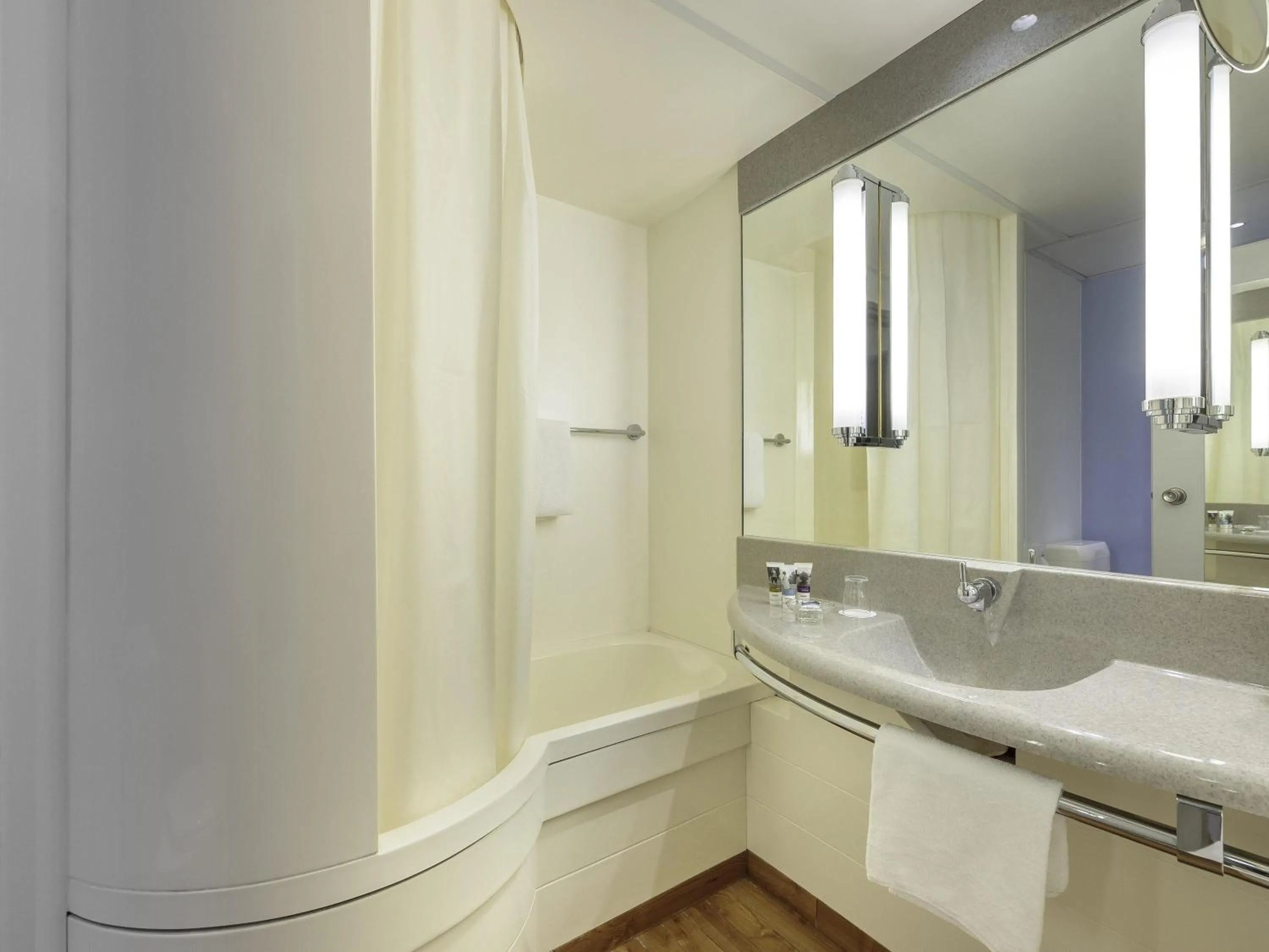 Bedroom in Mercure Hotel Berlin City West