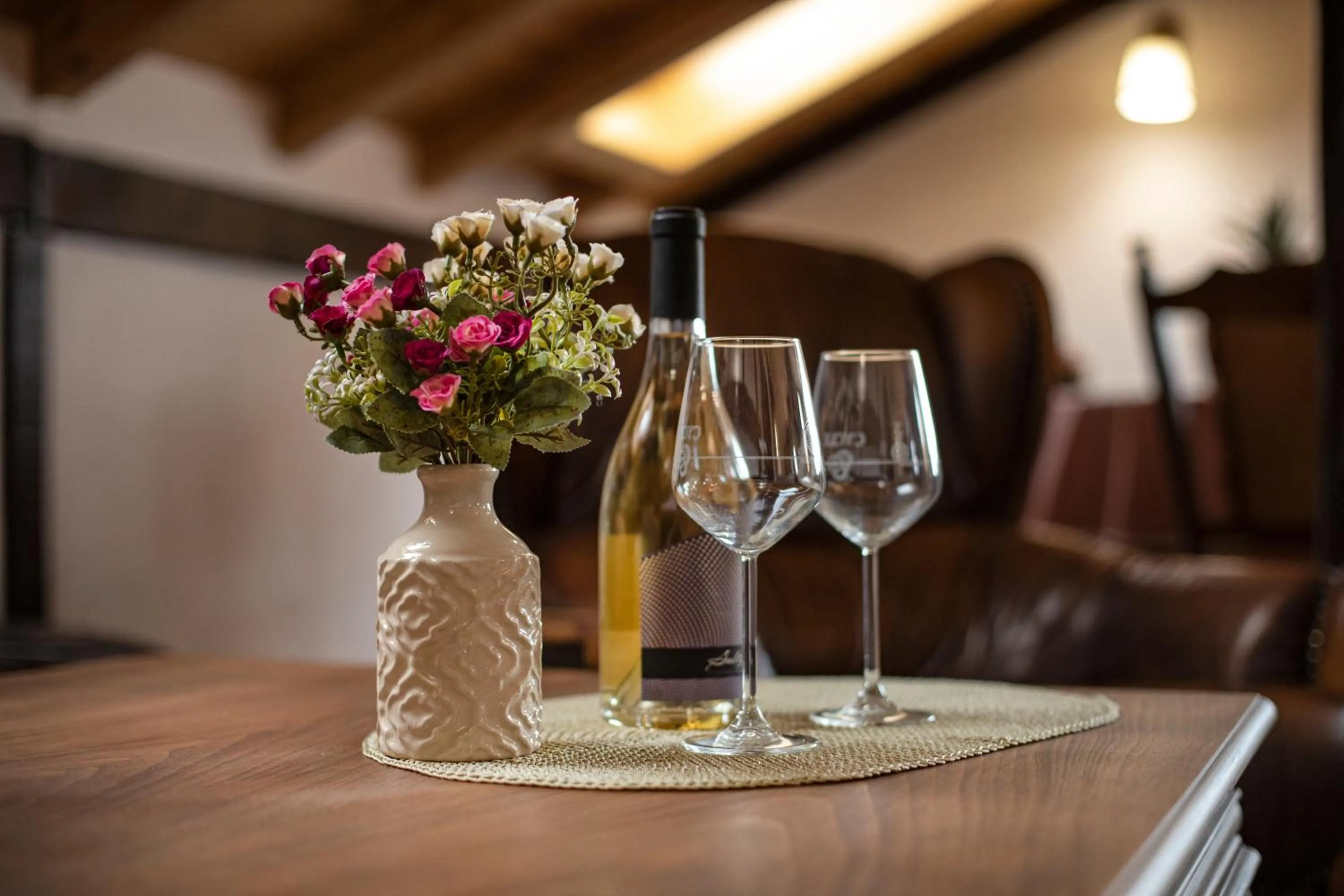 Drinks in Hotel Antique - free private parking