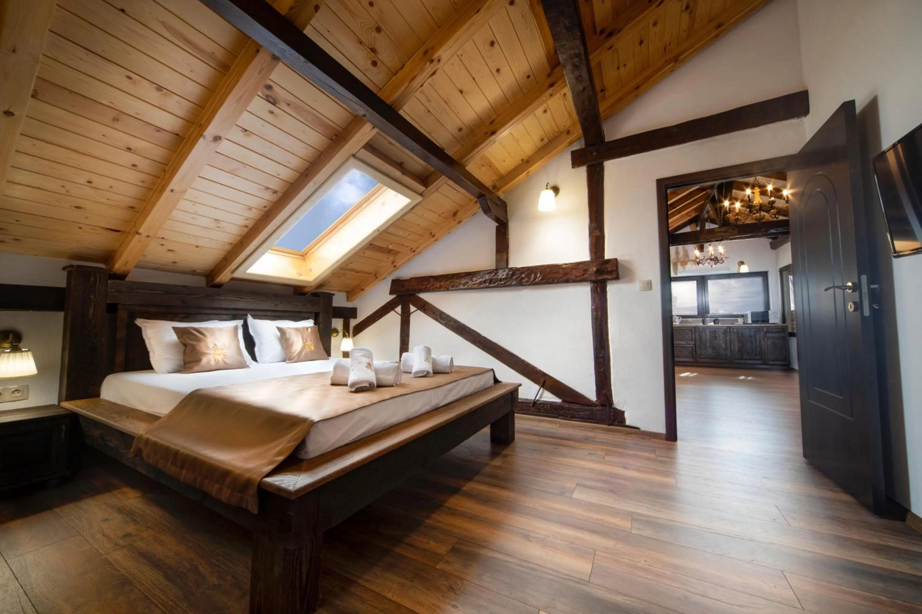 Bed in Hotel Antique - free private parking