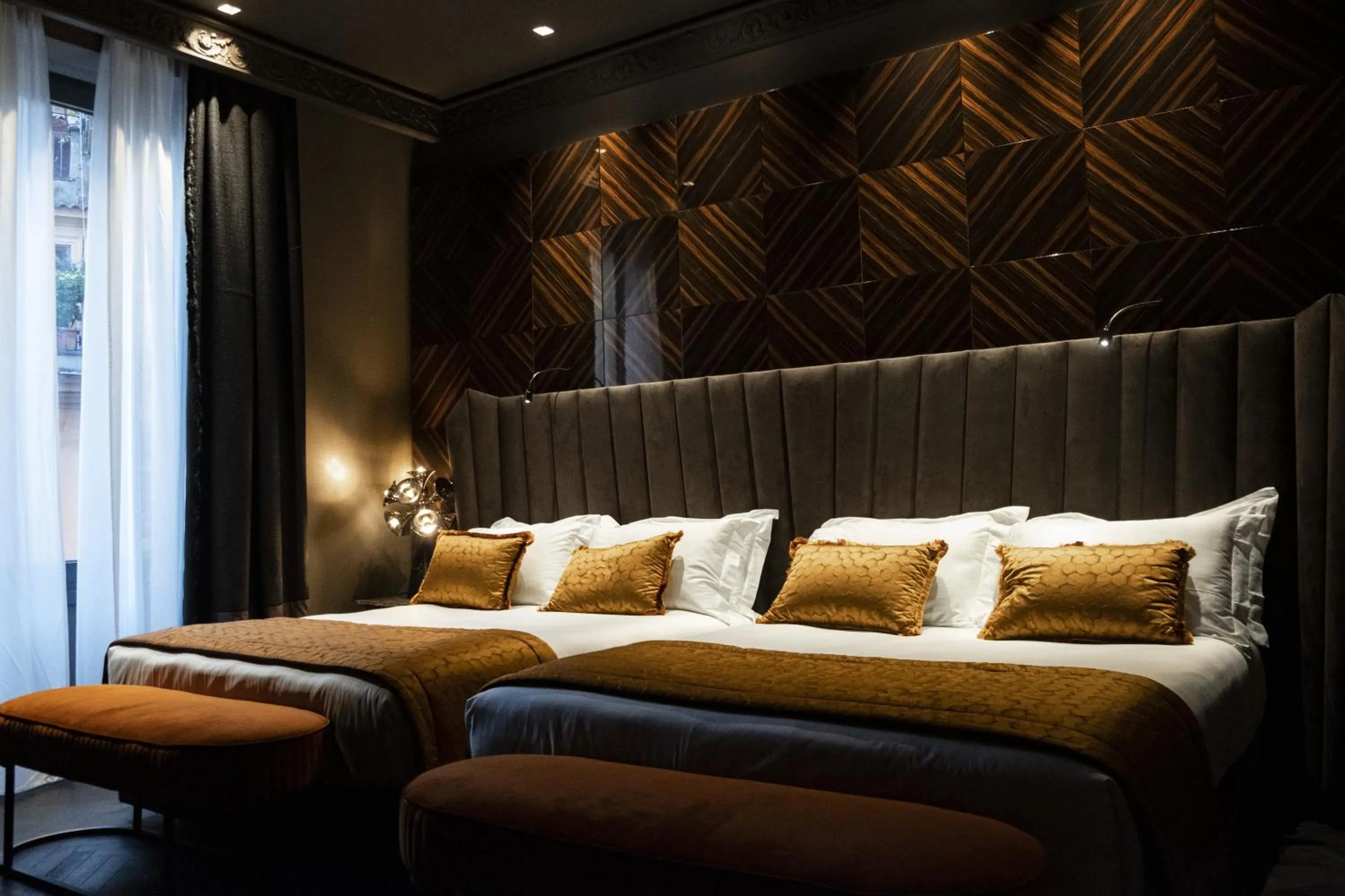 Bed in U-Visionary Roma Hotel