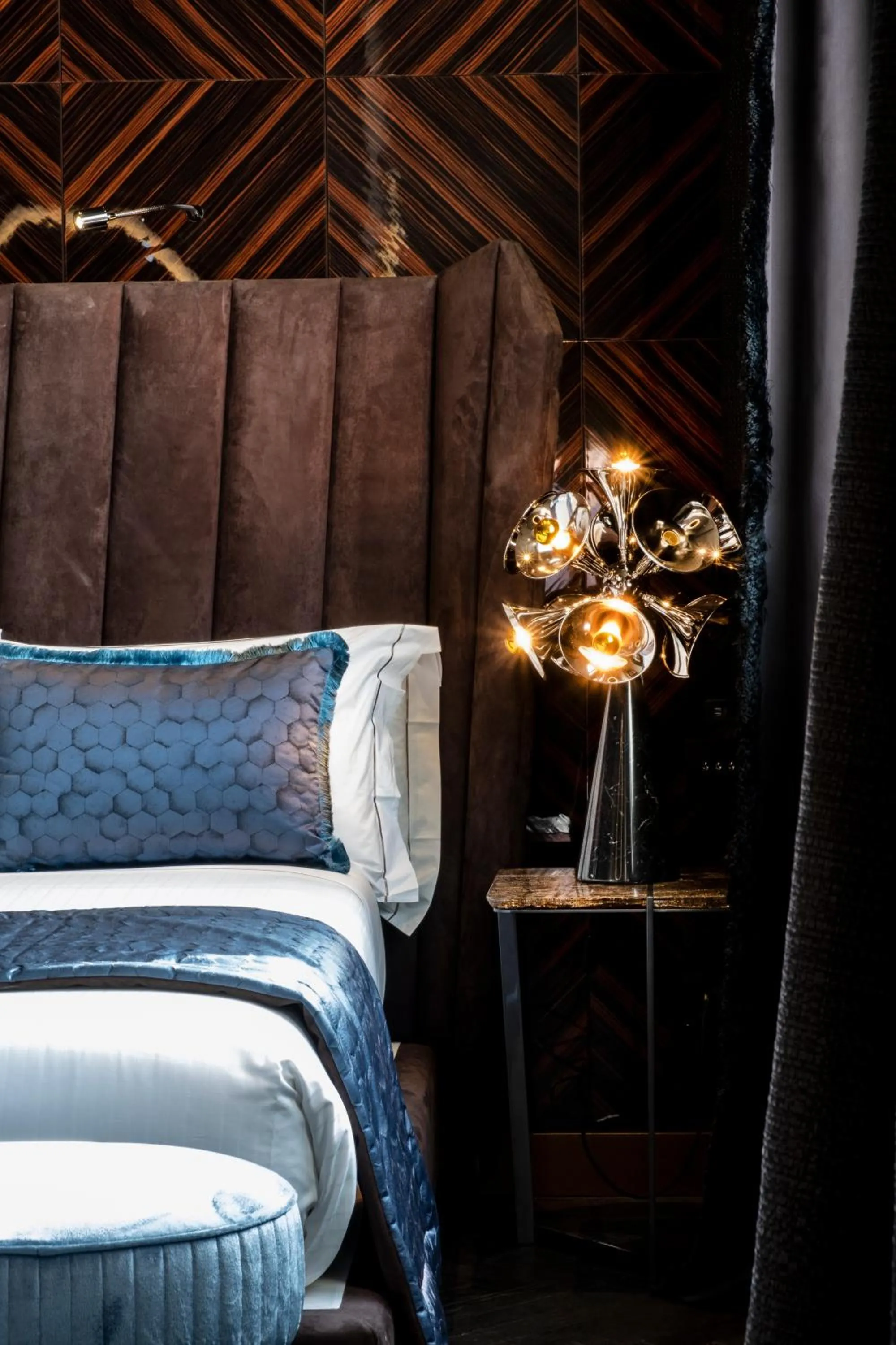 Bed in U-Visionary Roma Hotel