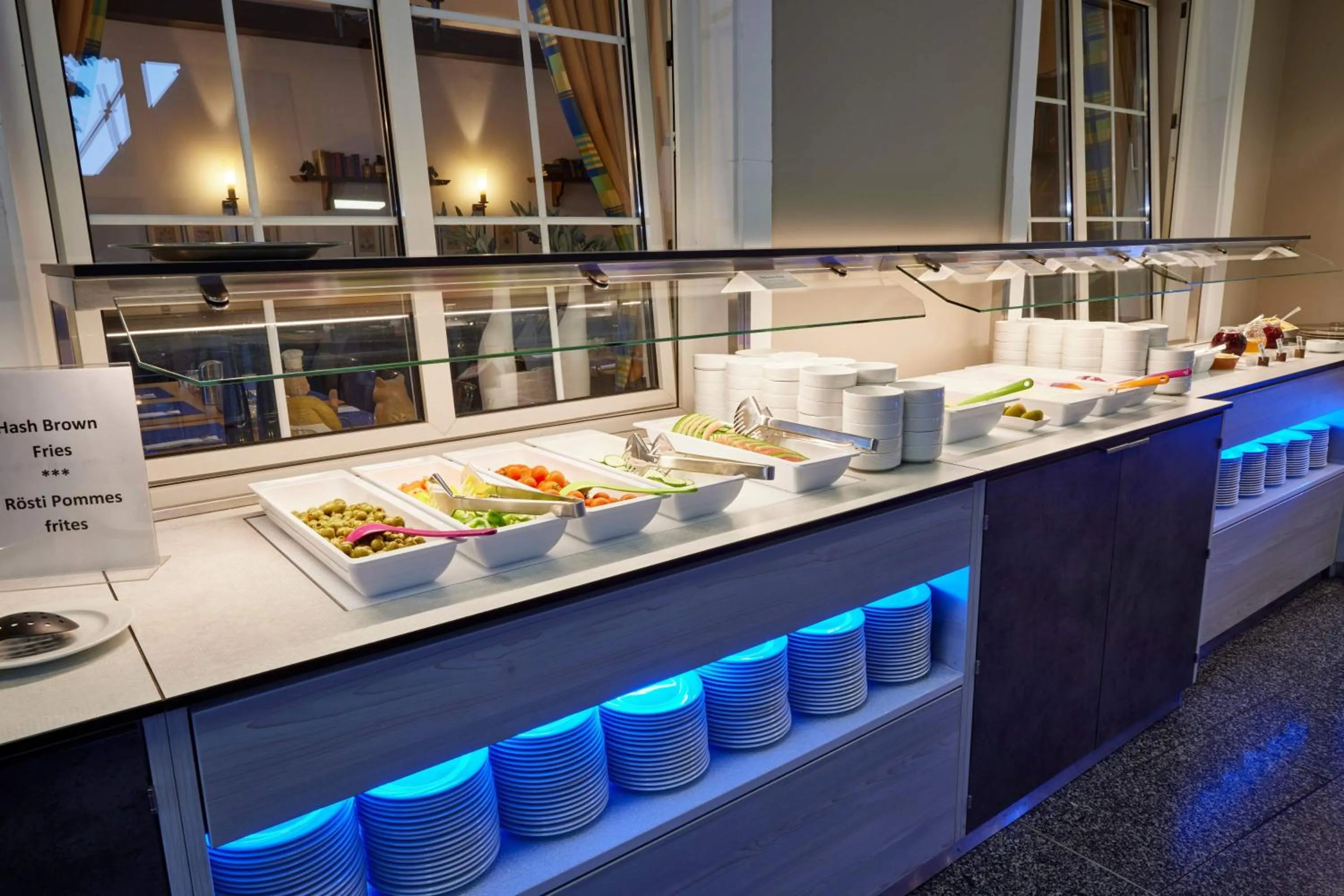 Buffet breakfast in Designhotel + CongressCentrum Wienecke XI.