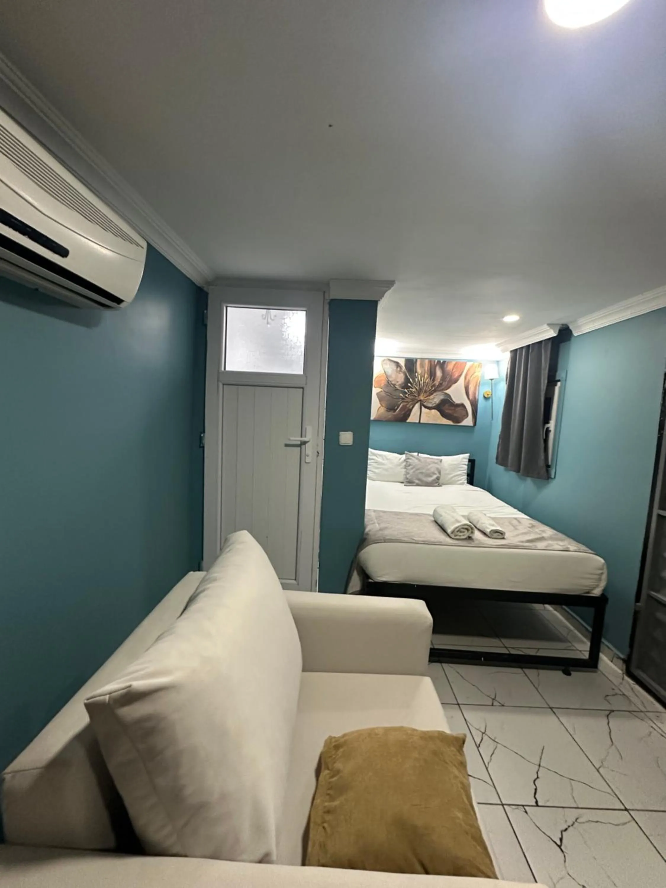 Bed in Ada Apart Hotel
