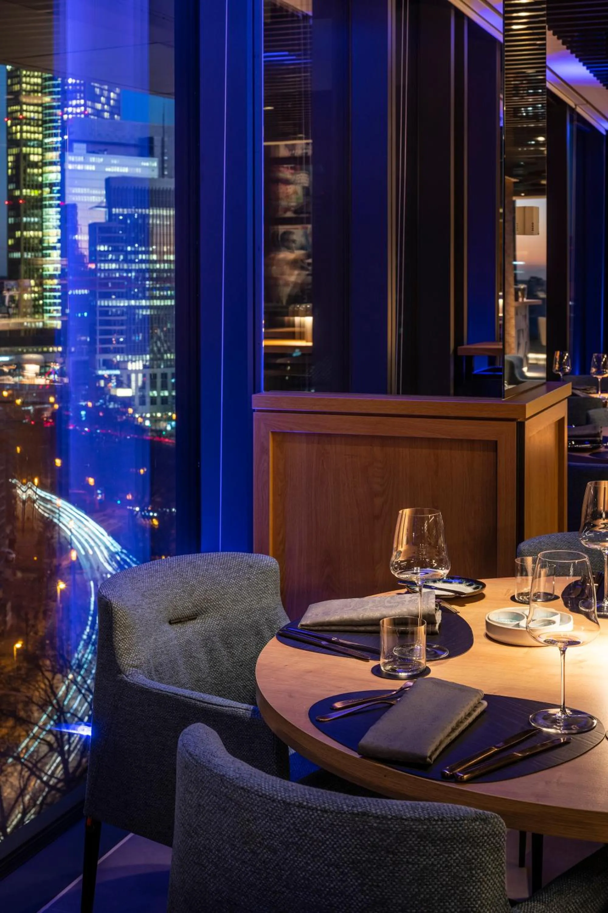 Restaurant/places to eat in Meliá Frankfurt City