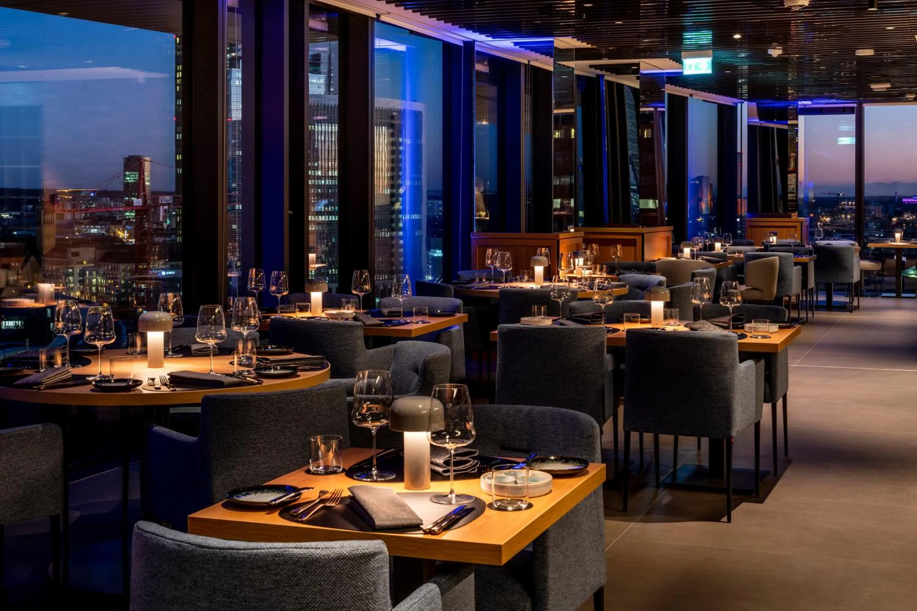 Restaurant/places to eat in Meliá Frankfurt City
