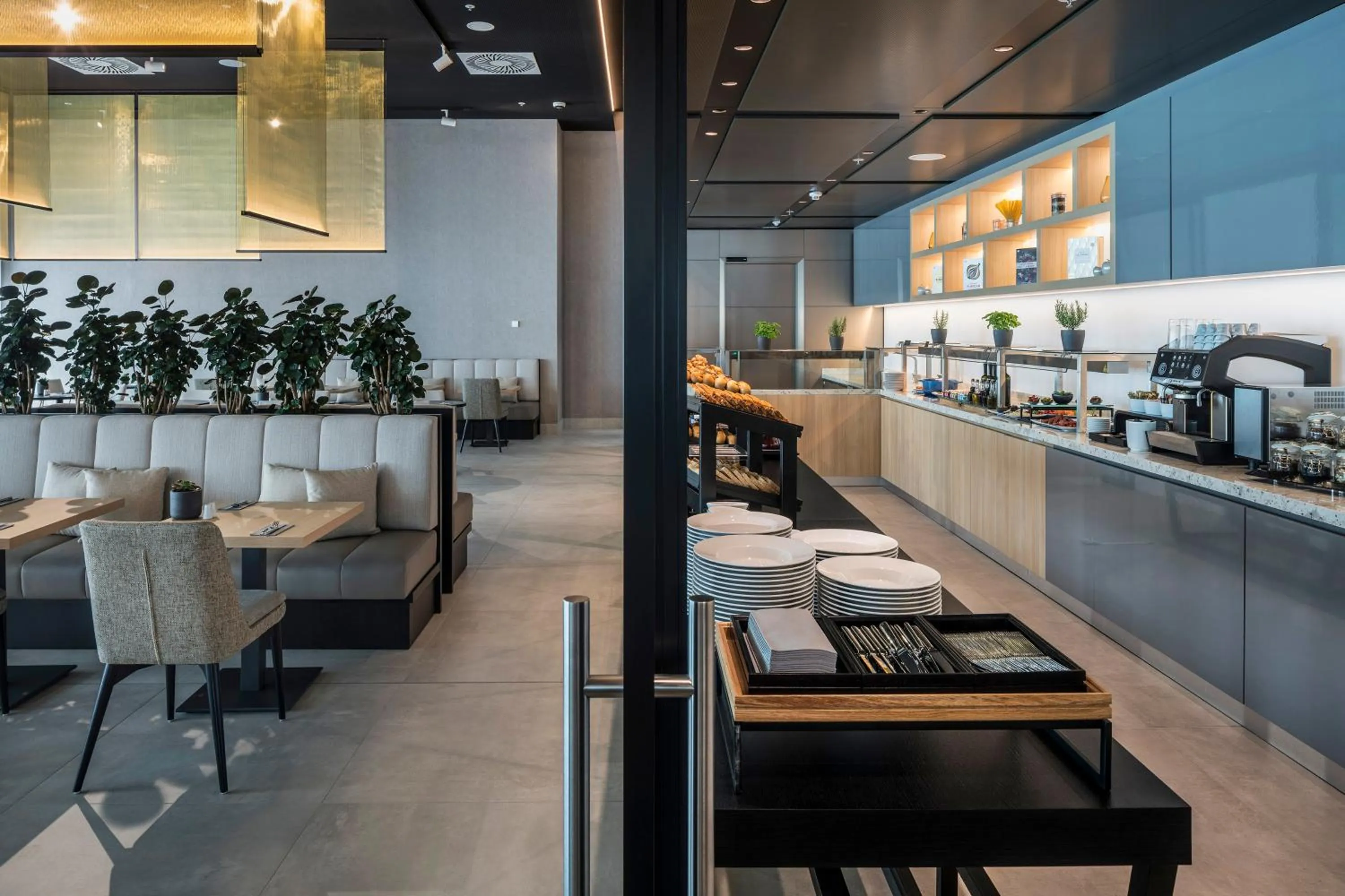 Continental breakfast in Meliá Frankfurt City