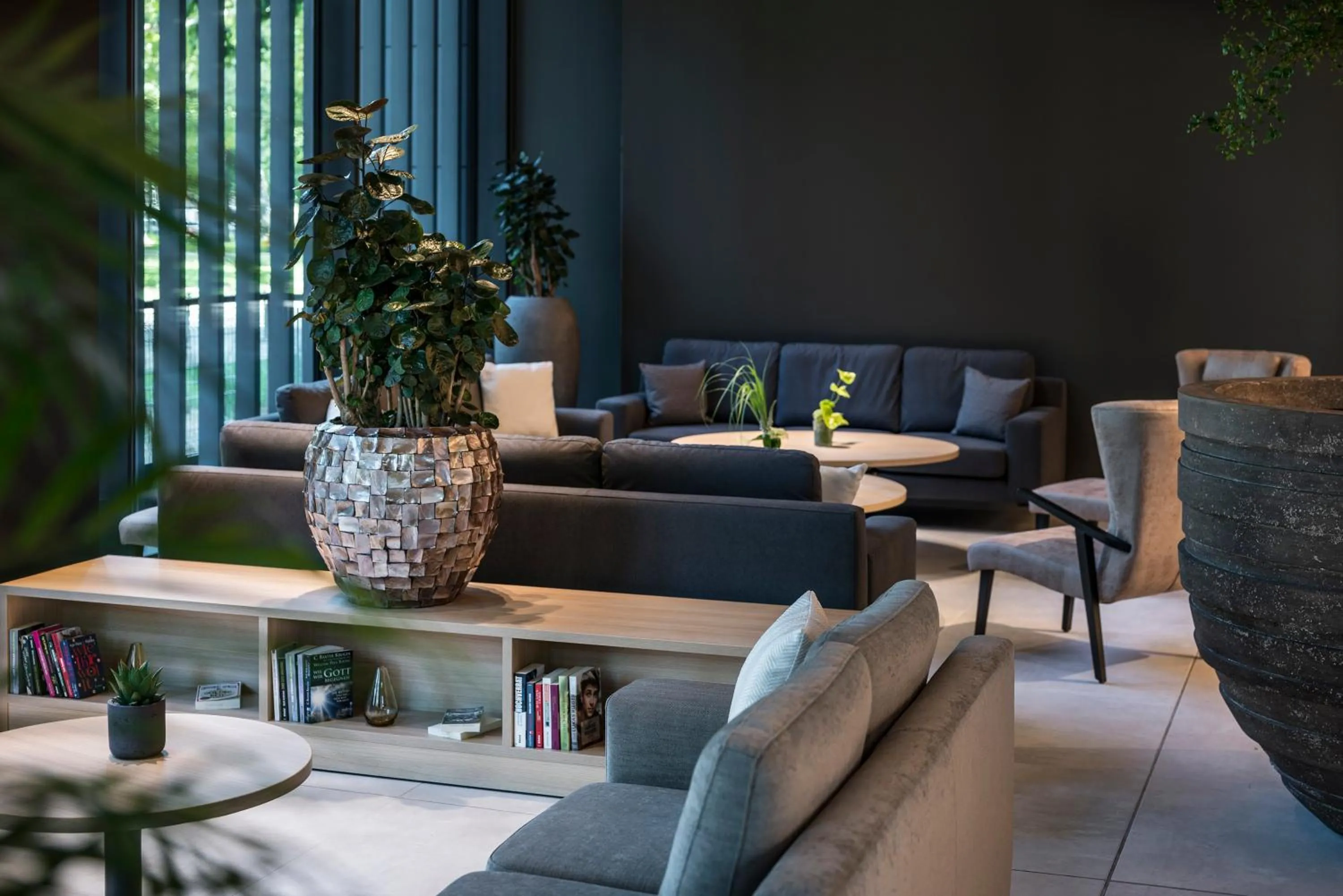 Lobby or reception in Meliá Frankfurt City