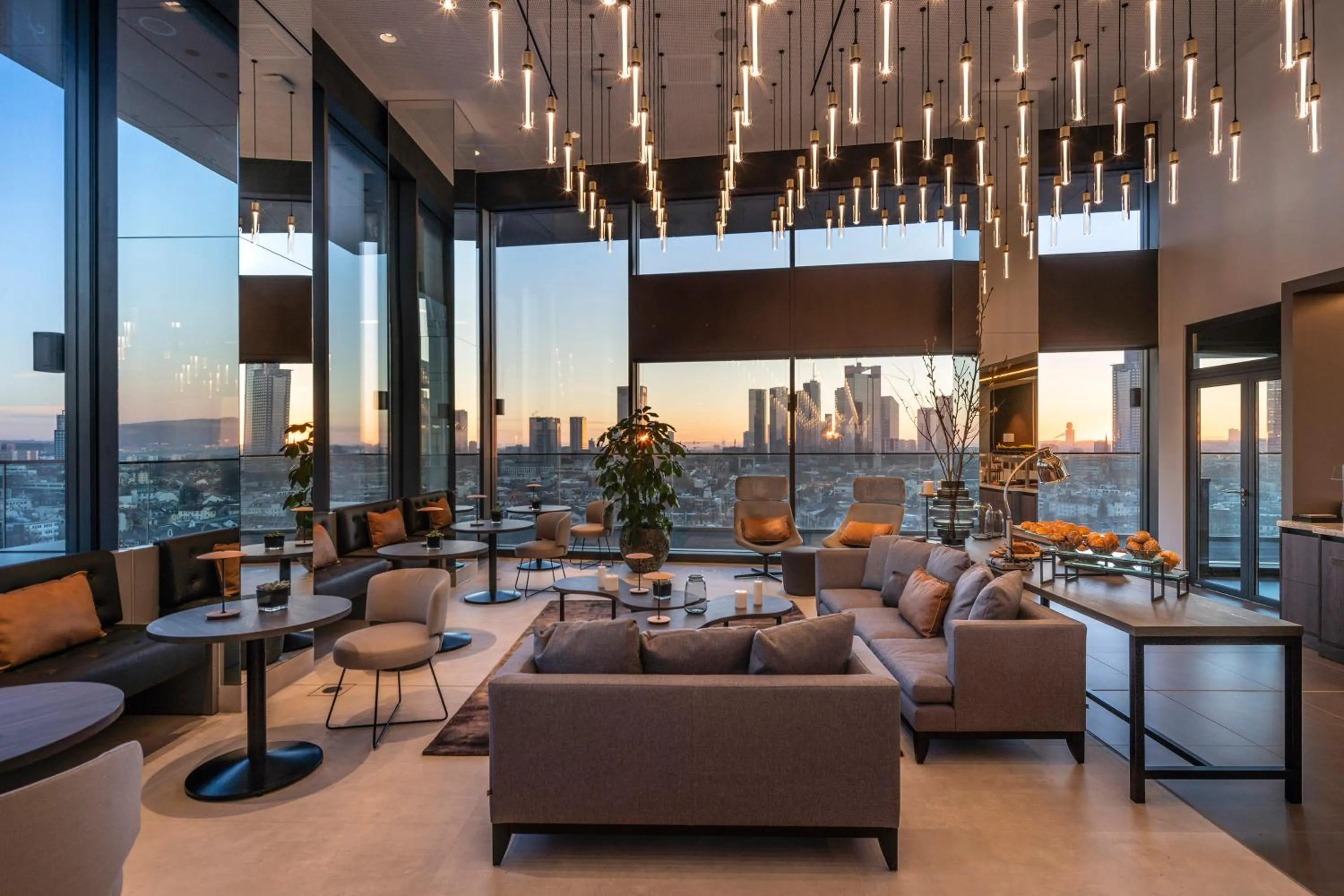 Lounge or bar in Meliá Frankfurt City