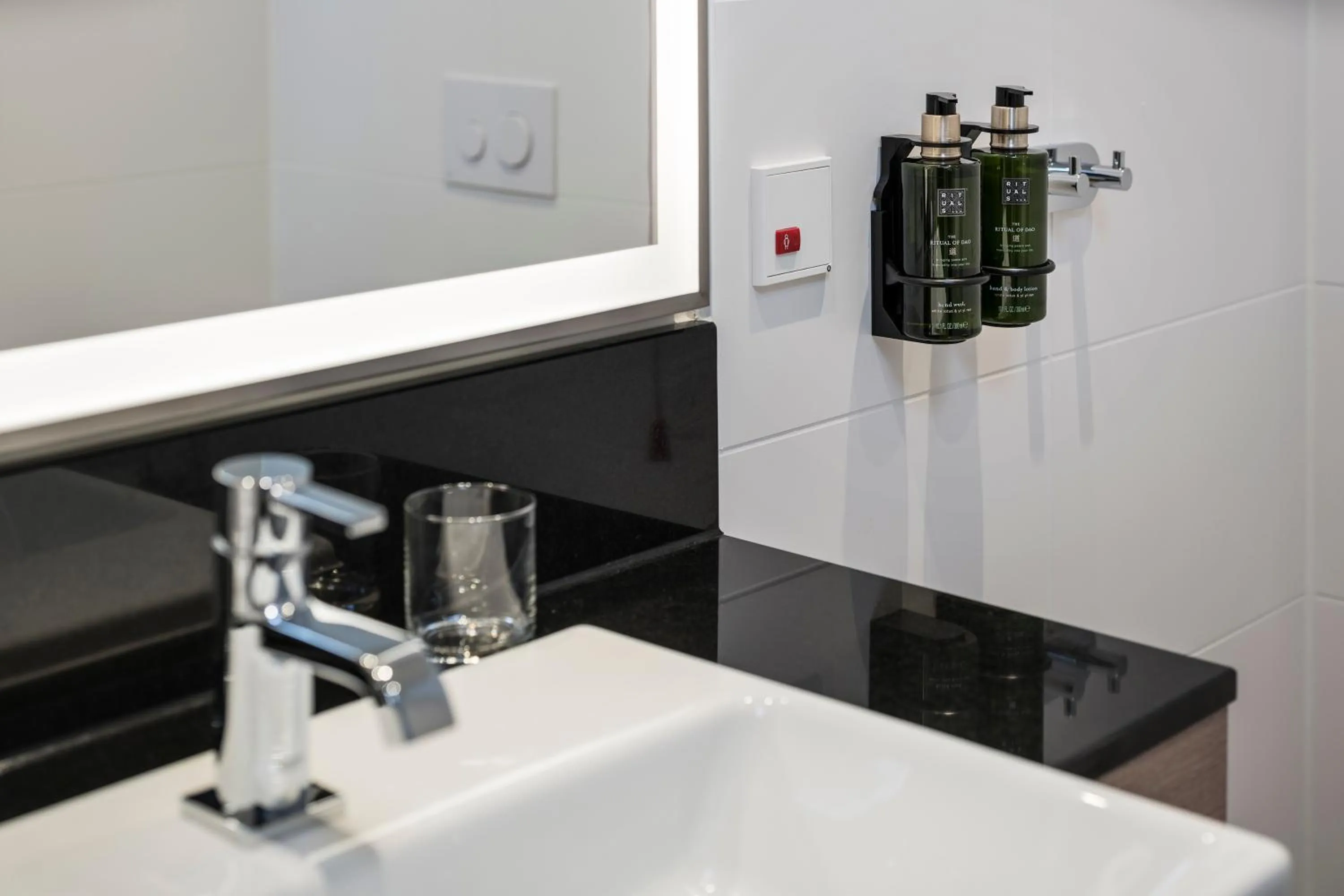 Bathroom in Meliá Frankfurt City