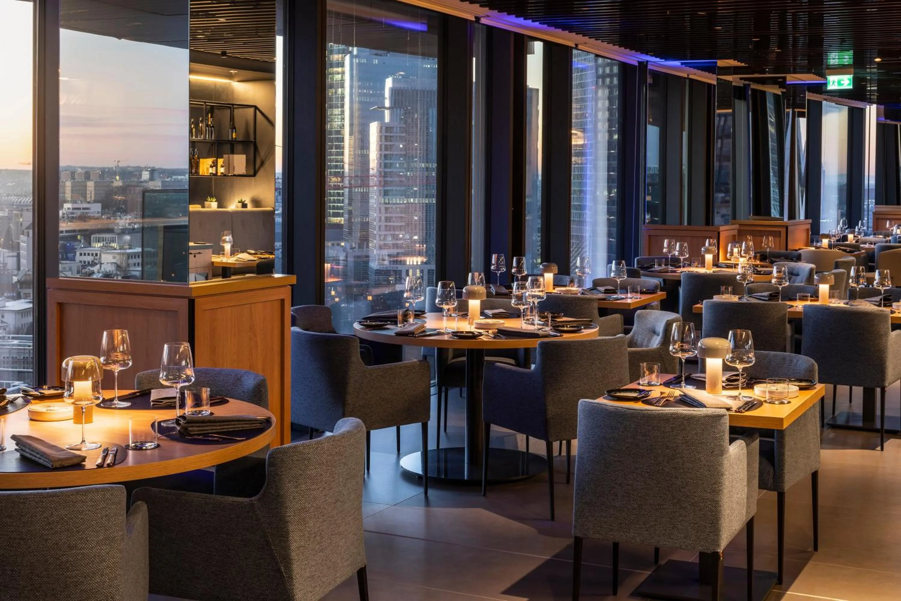 Restaurant/places to eat in Meliá Frankfurt City