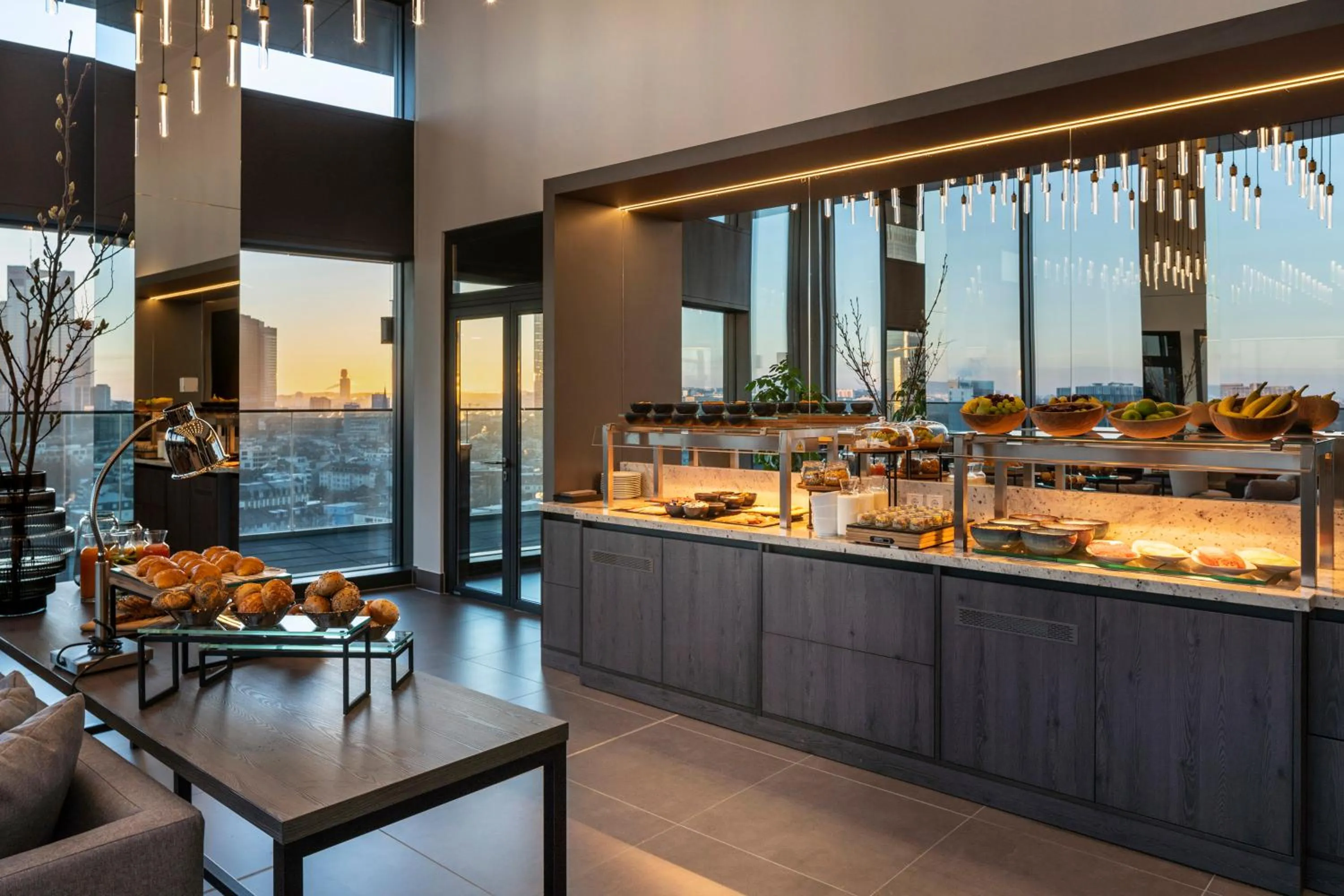 Restaurant/places to eat in Meliá Frankfurt City