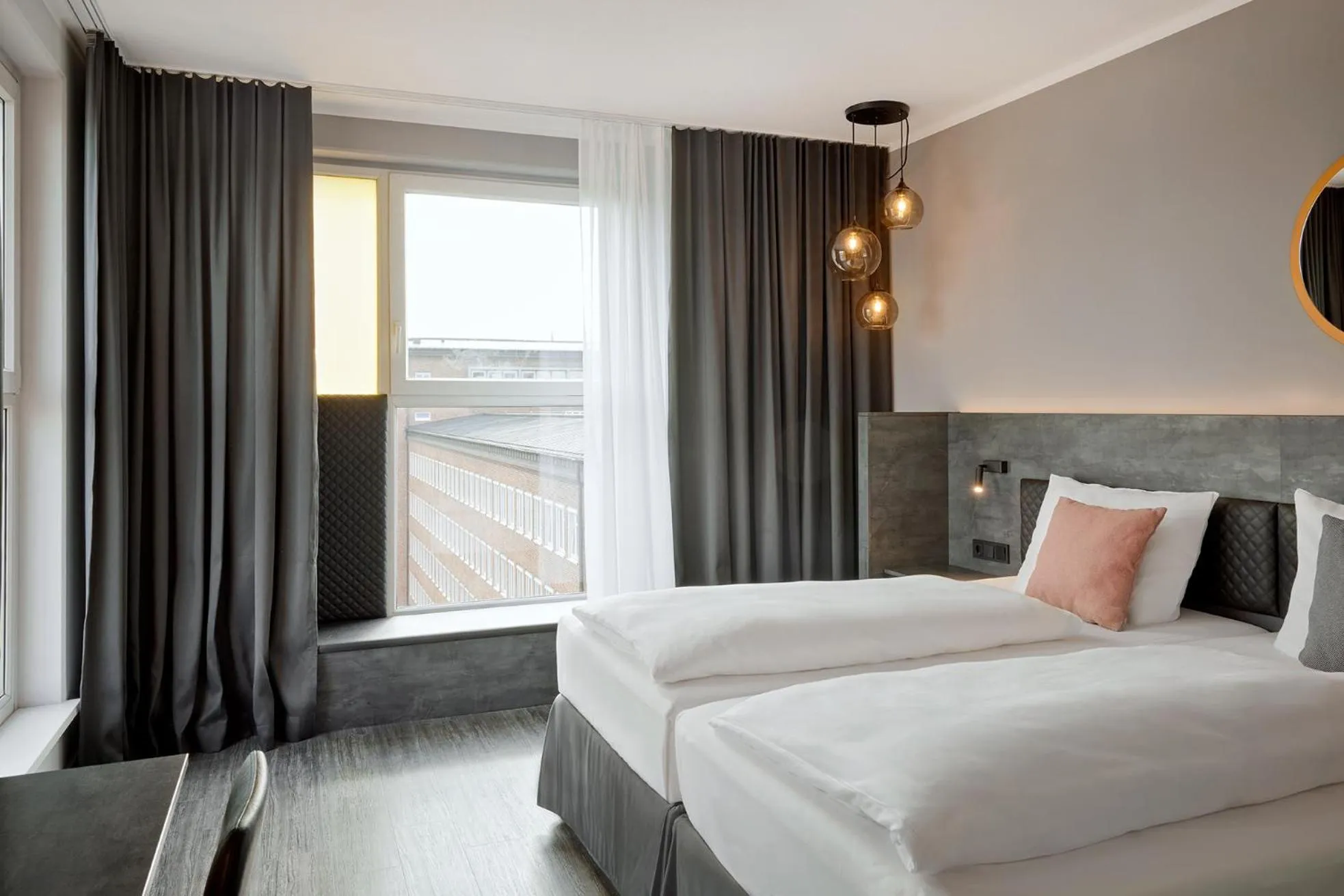 Bed in THE SCOTTY Hotel Hamburg