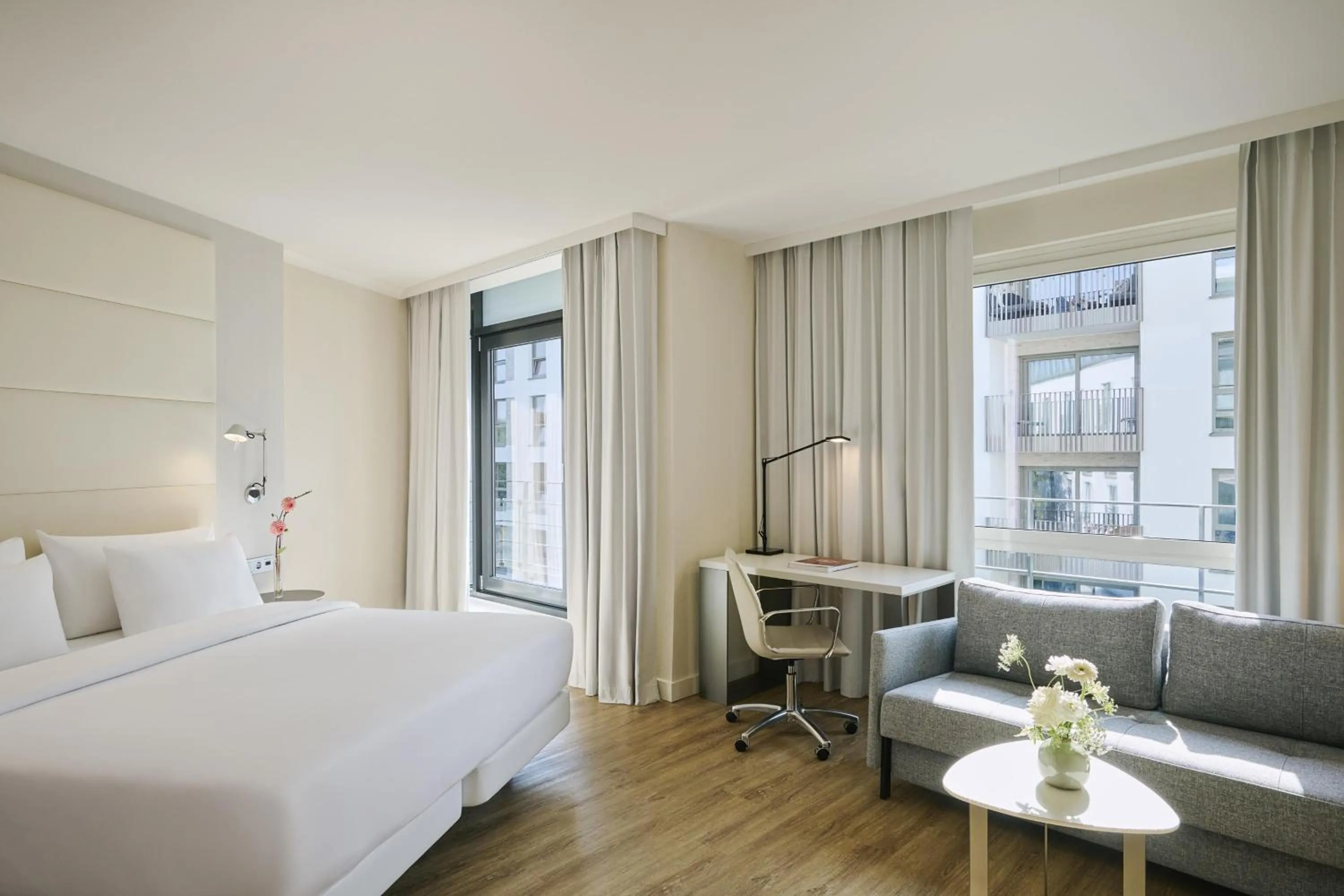 Bedroom, Bed in NH Berlin Alexanderplatz