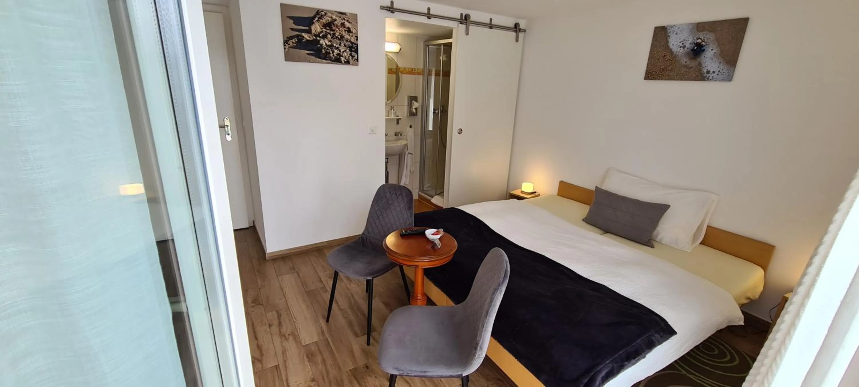 Photo of the whole room, Bed in Hôtel Restaurant Cave Bel-Air