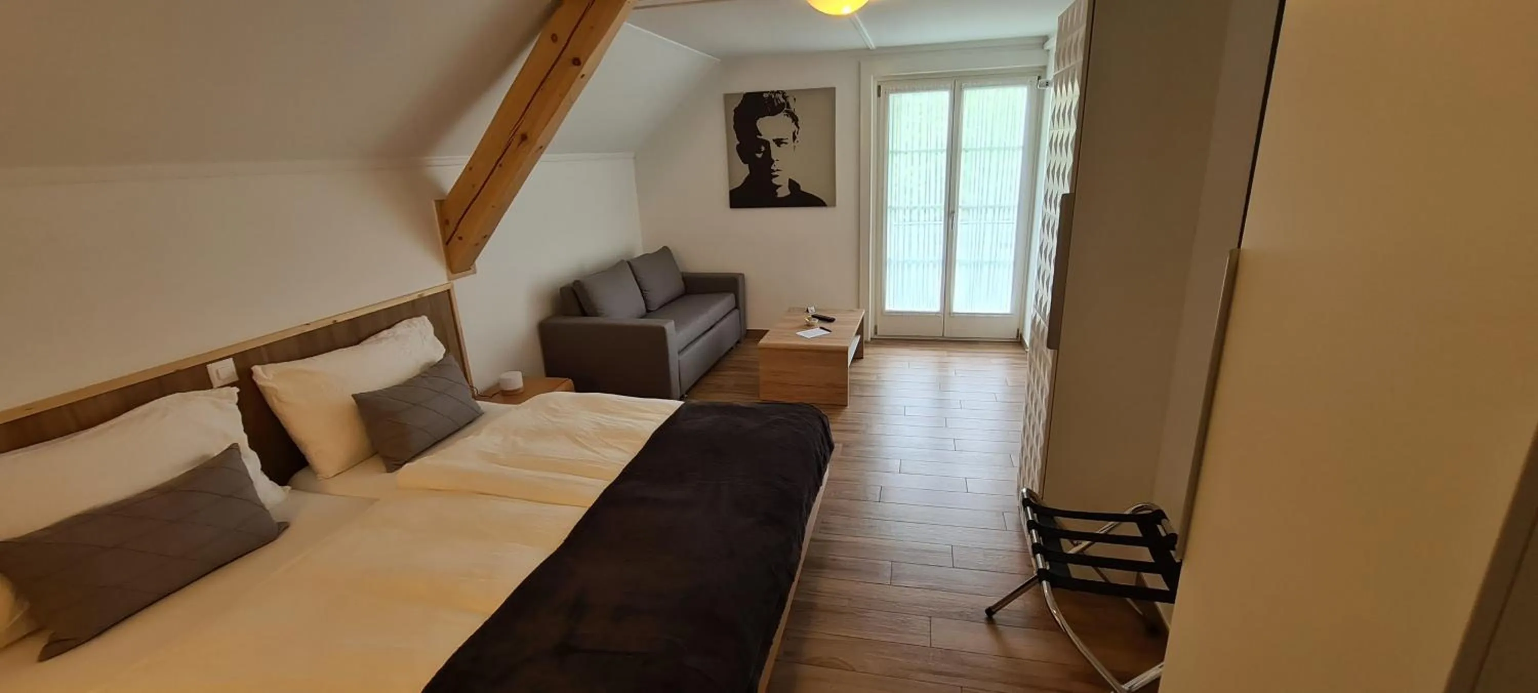 Bed in Hôtel Restaurant Cave Bel-Air