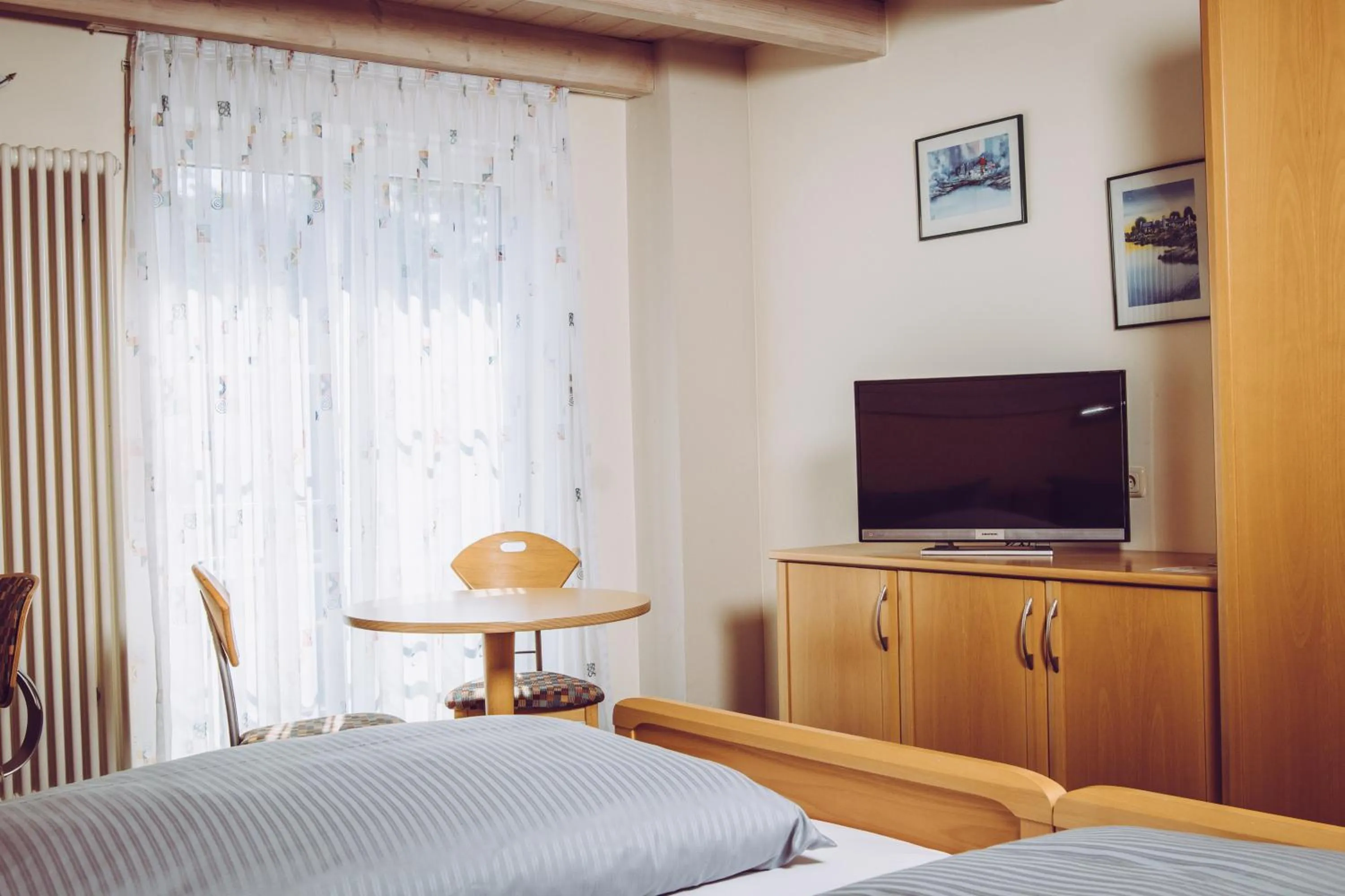 Living room, Bed in Gasthof zur Brücke