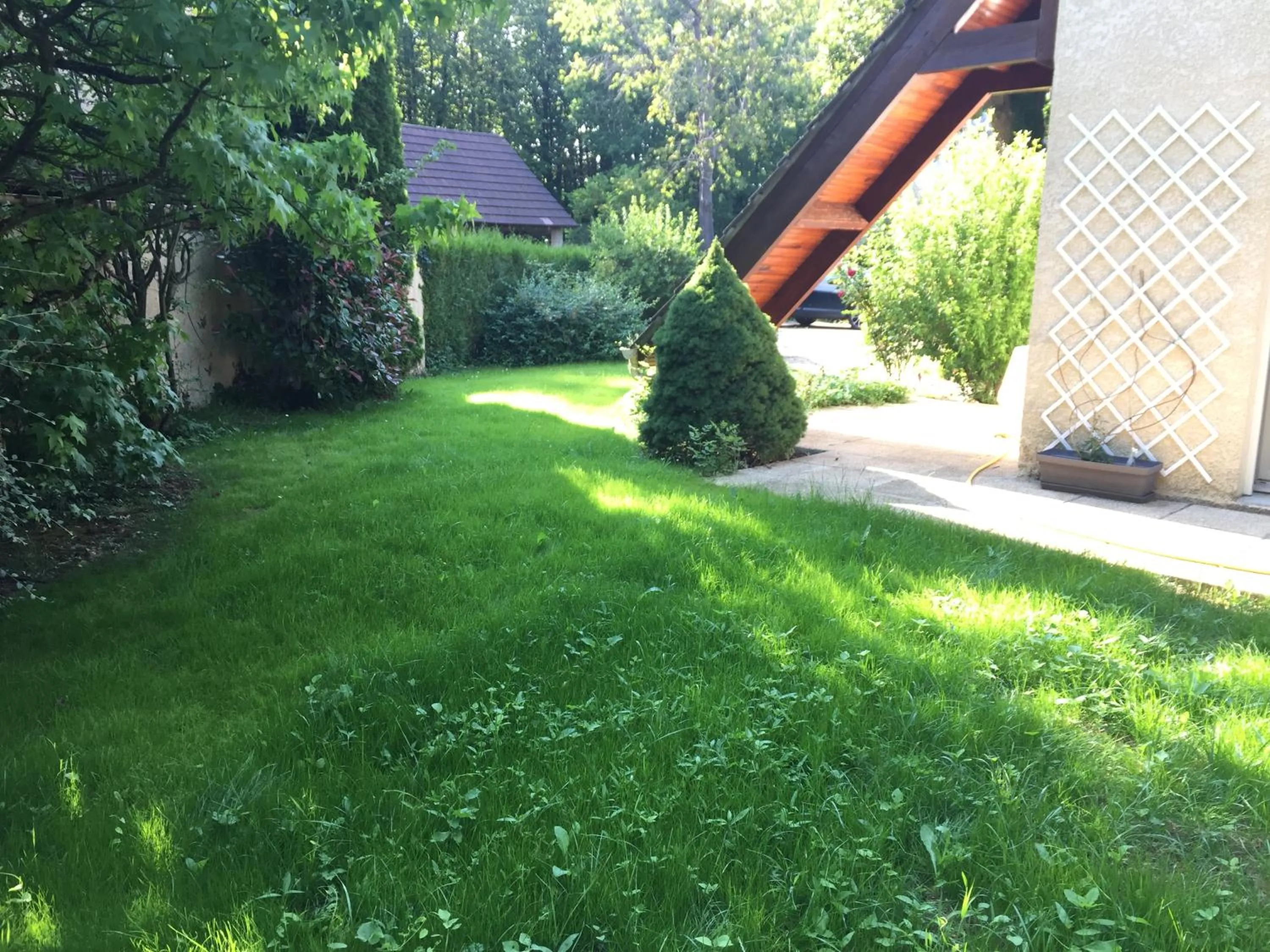 Garden in Maison Chevreuse, chambre chez l'habitant
