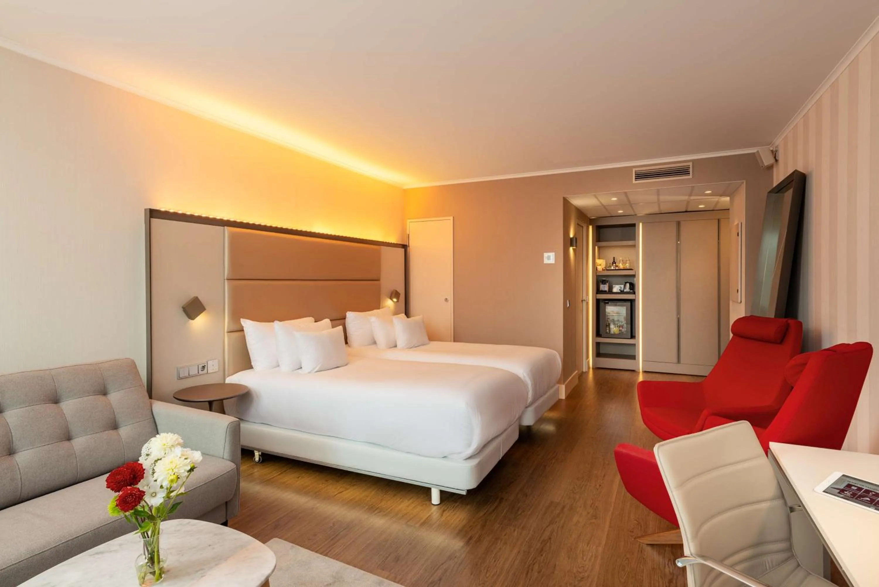 Bedroom, Bed in NH Collection Berlin Mitte am Checkpoint Charlie