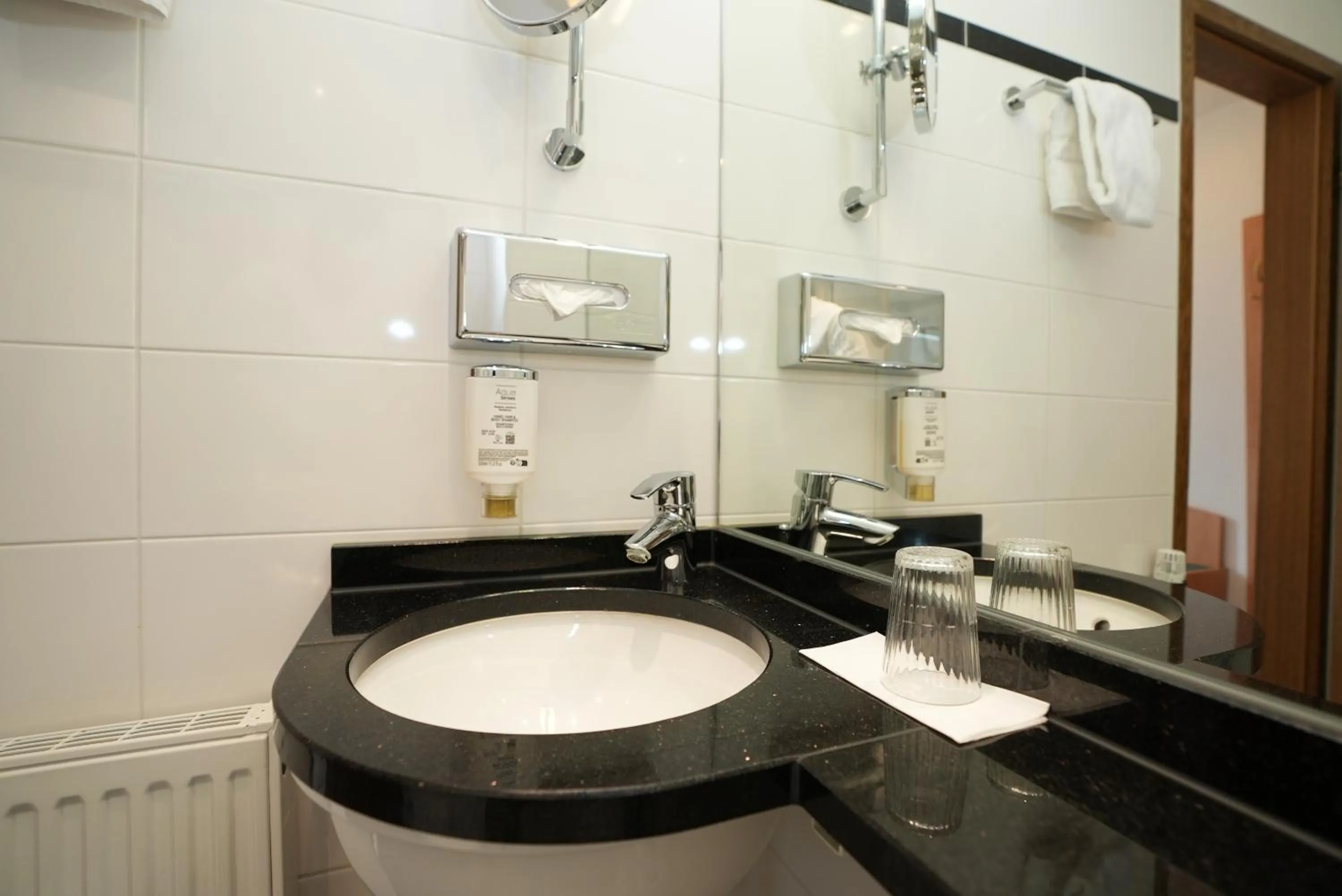 Bathroom in UNO Hotel Posthof Saarlouis