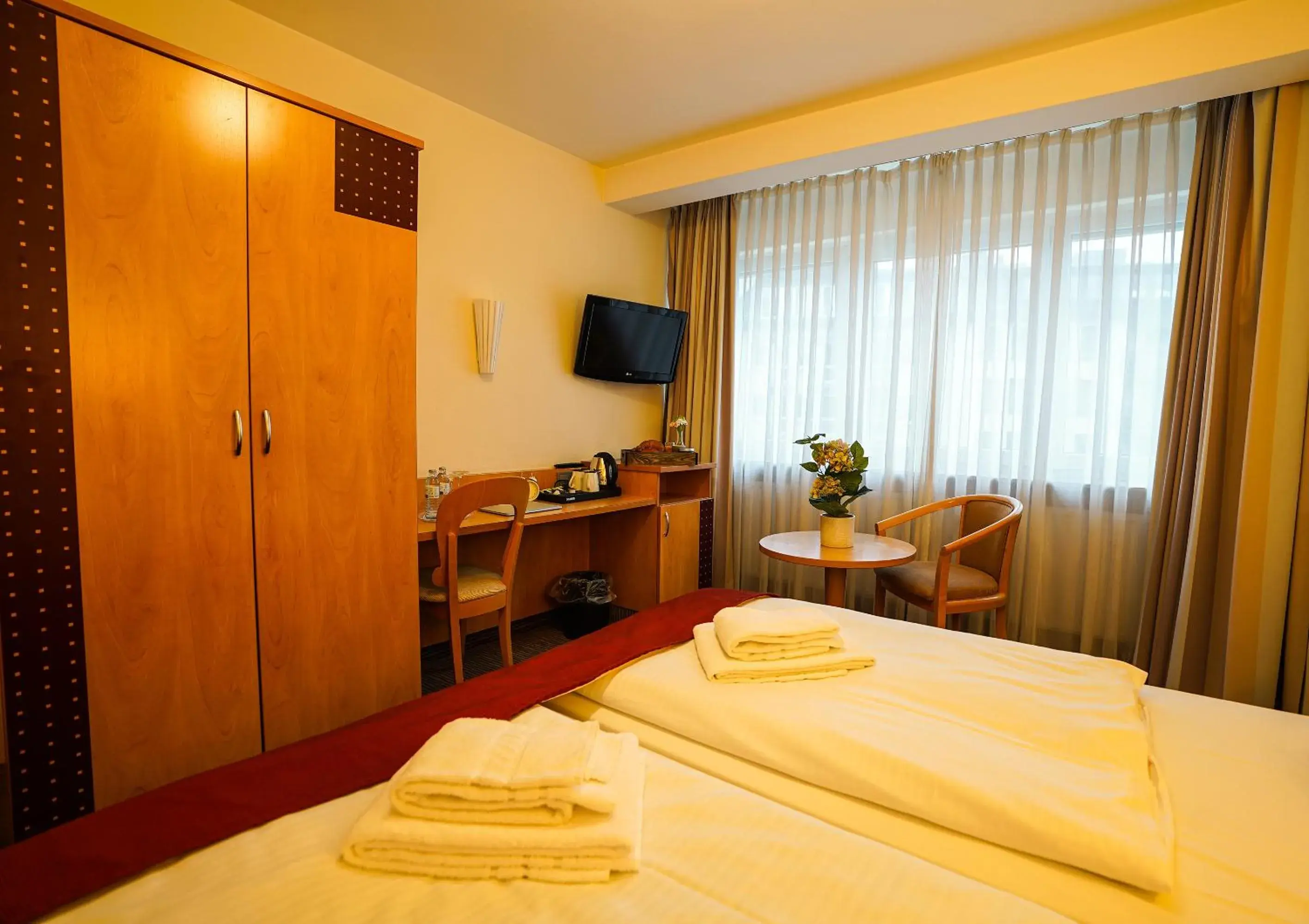 Business Double or Twin Room in Hotel Scala Frankfurt City Centre Business Double or Twin Room in Hotel Scala Frankfurt City Centre