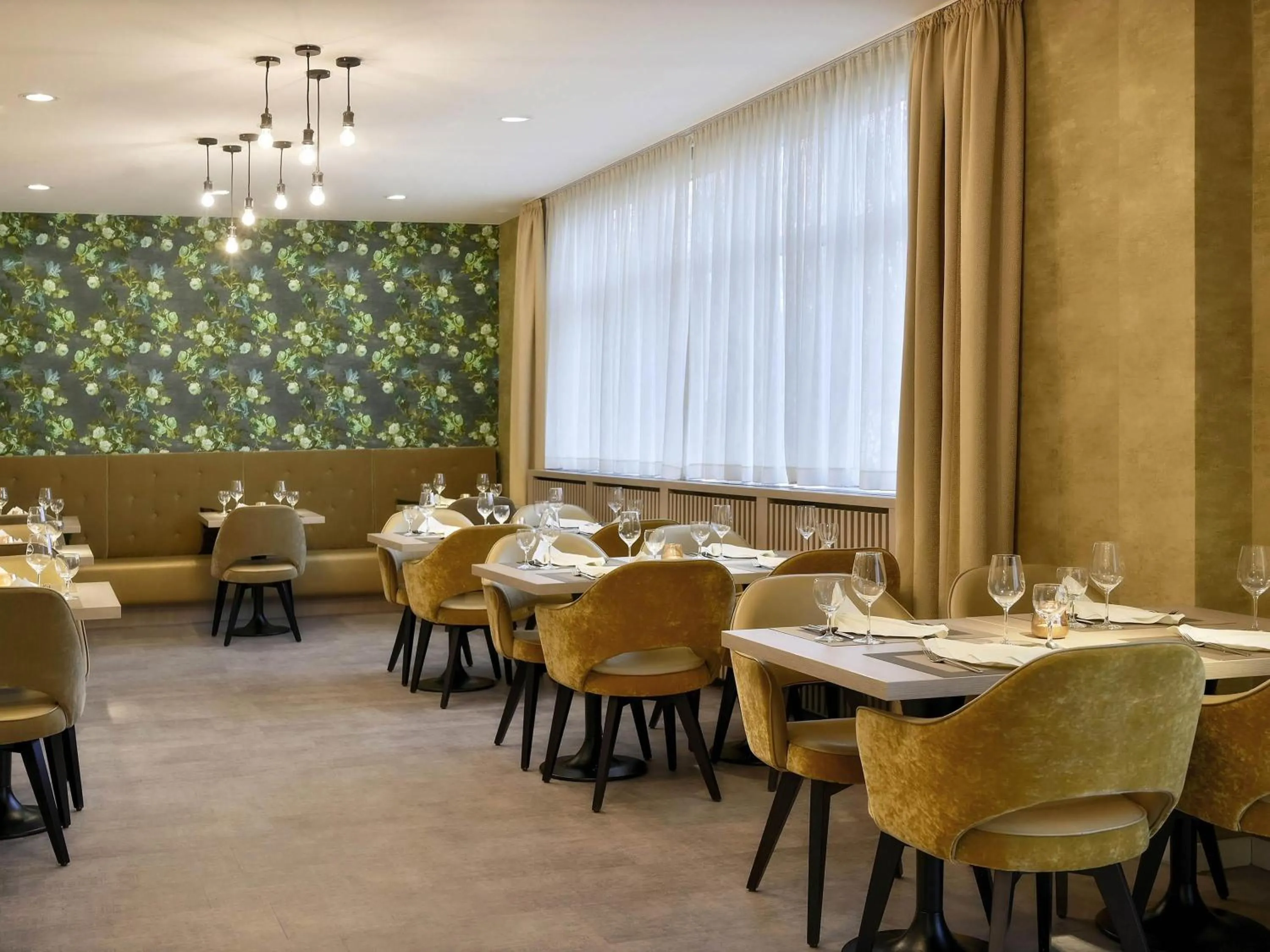 Lounge or bar in Mercure Hannover Oldenburger Allee