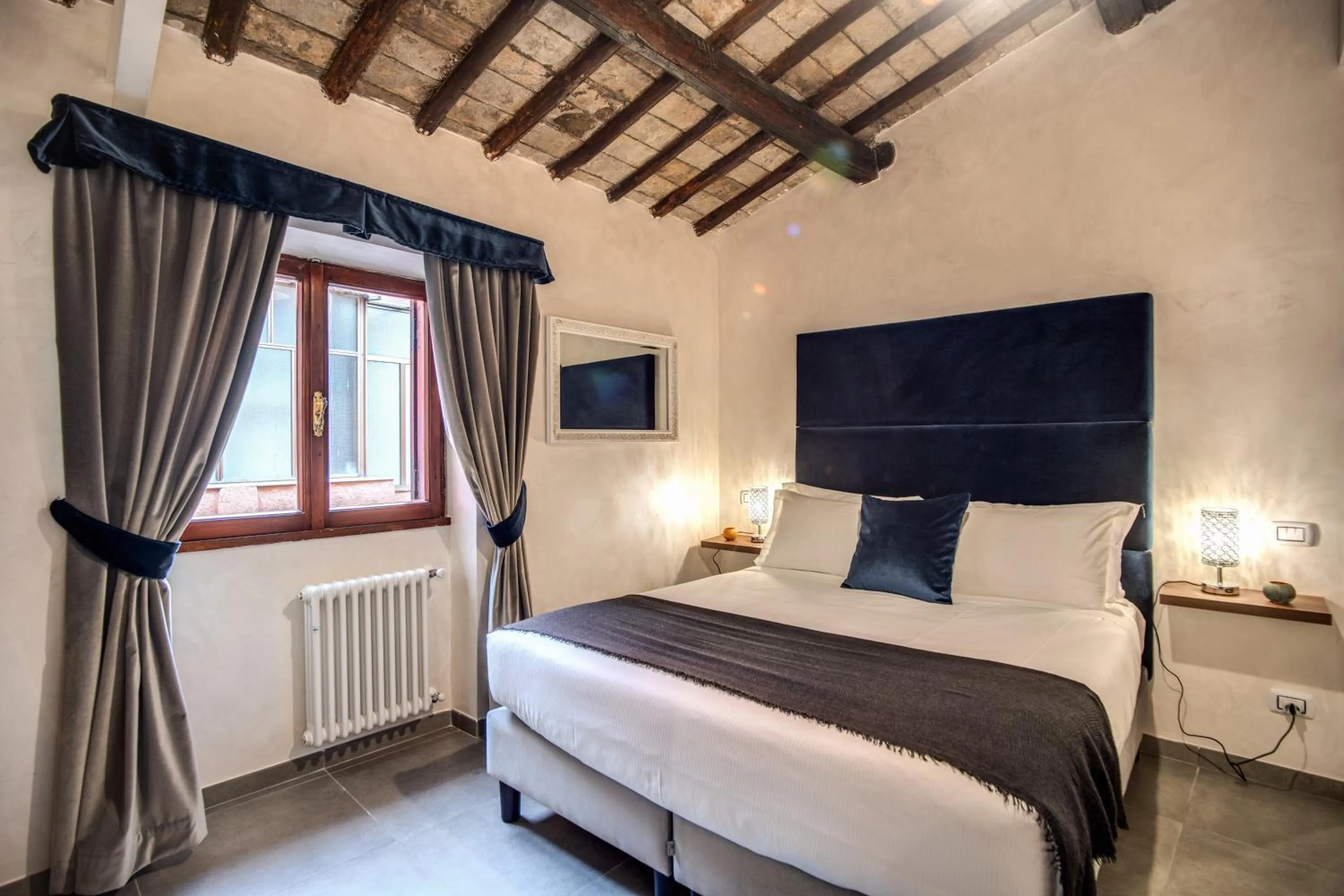 Bed in Tritone Top House