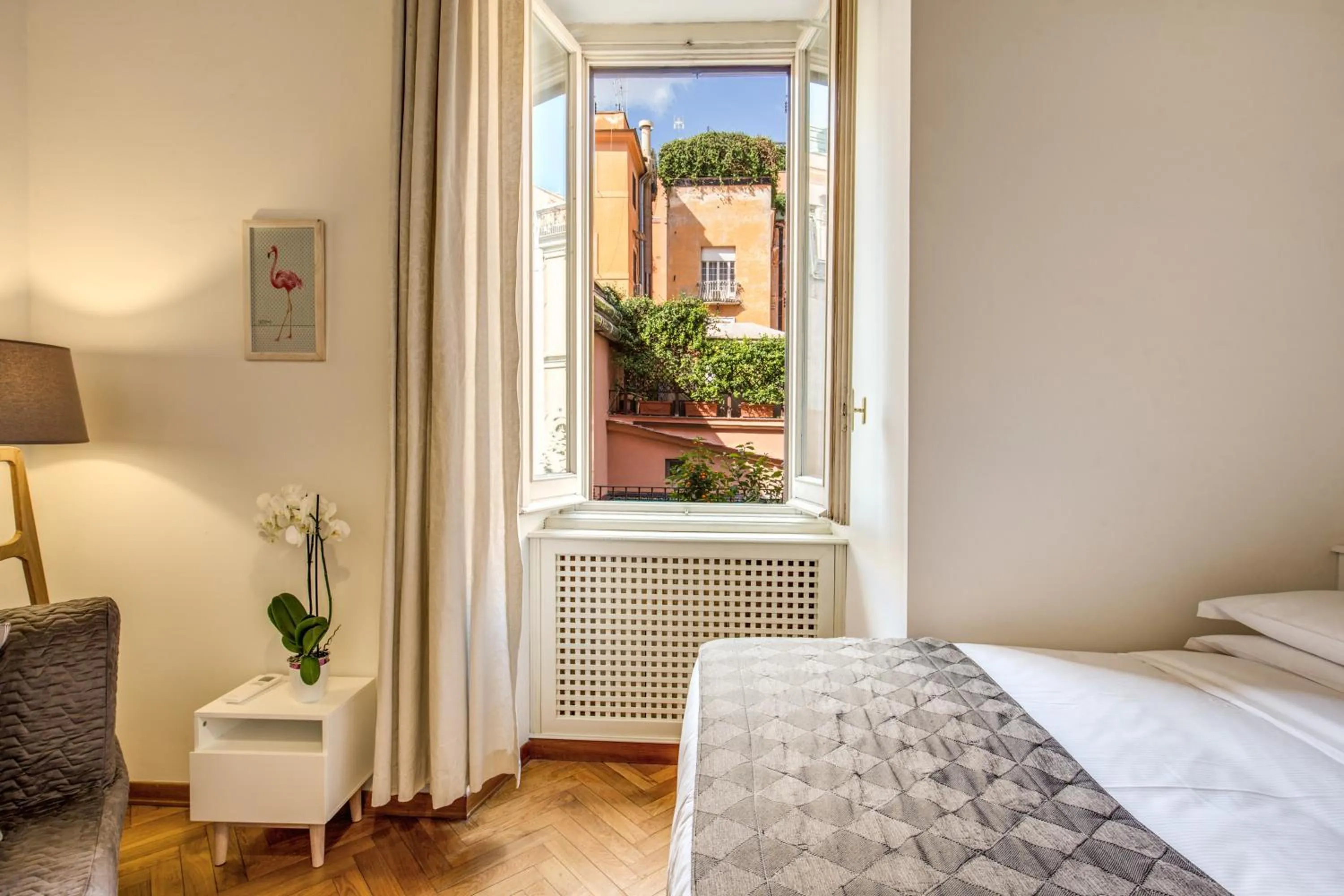 Bedroom, Bed in Tritone Top House