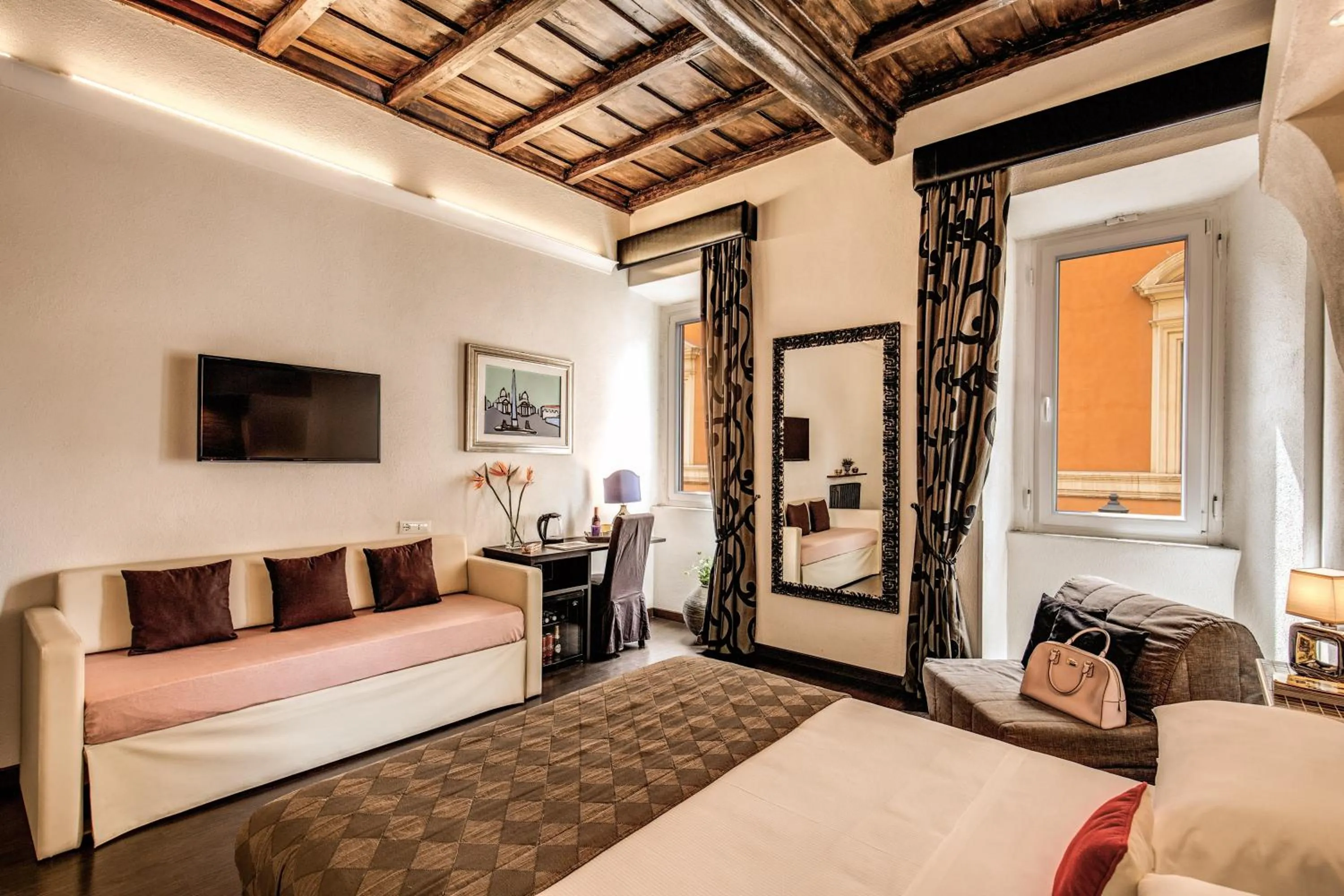 Photo of the whole room, Bed in Tritone Top House