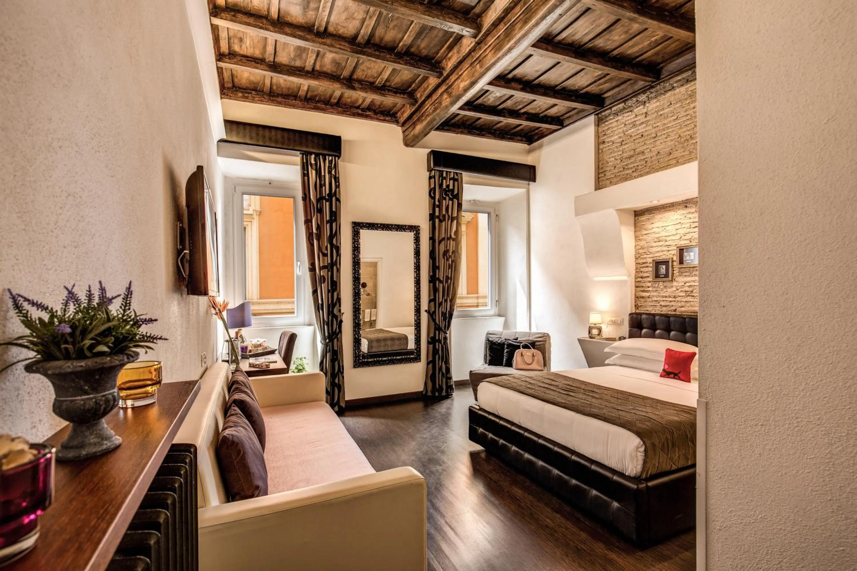 Bed in Tritone Top House