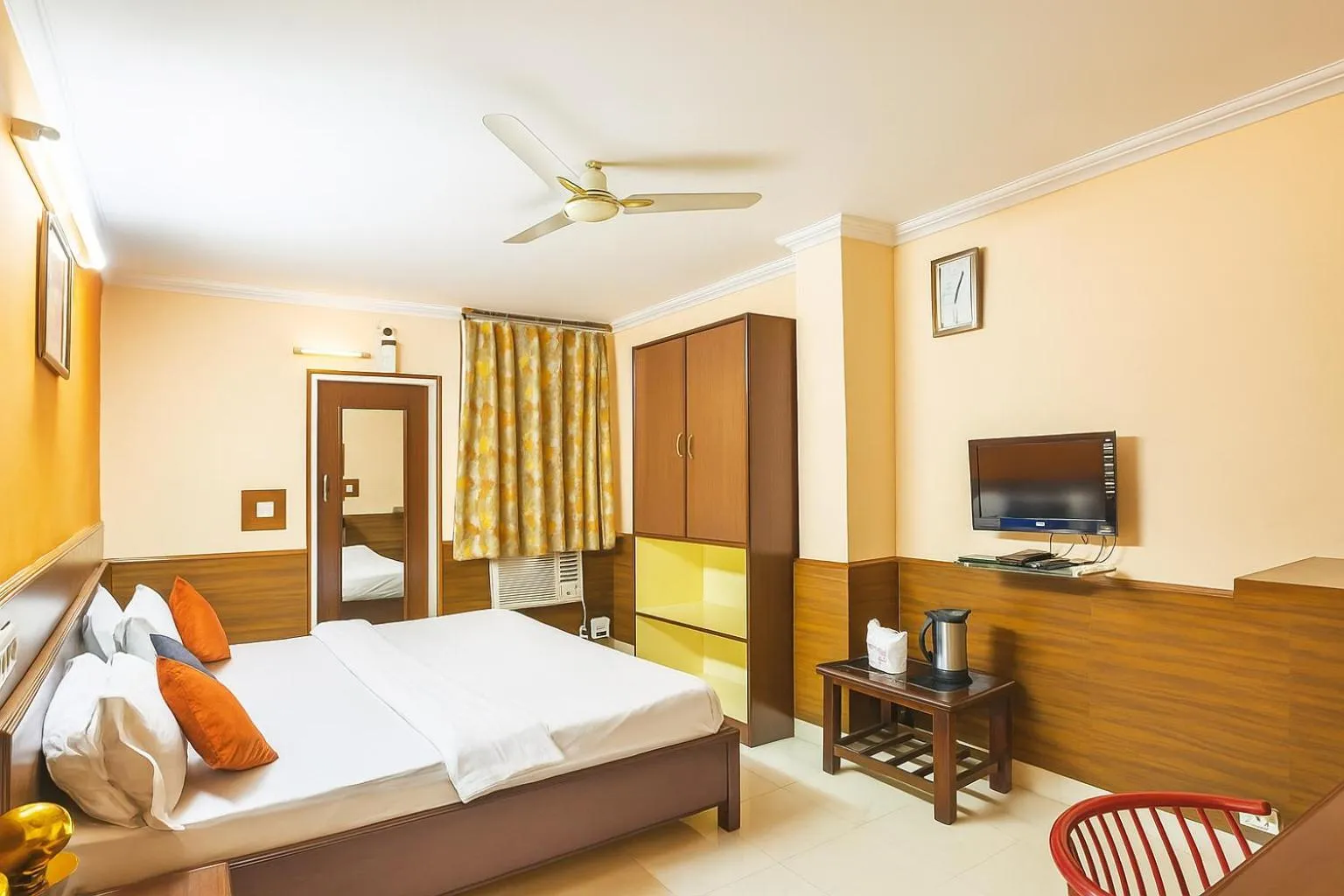 Bedroom, Bed in Hotel DiDi International