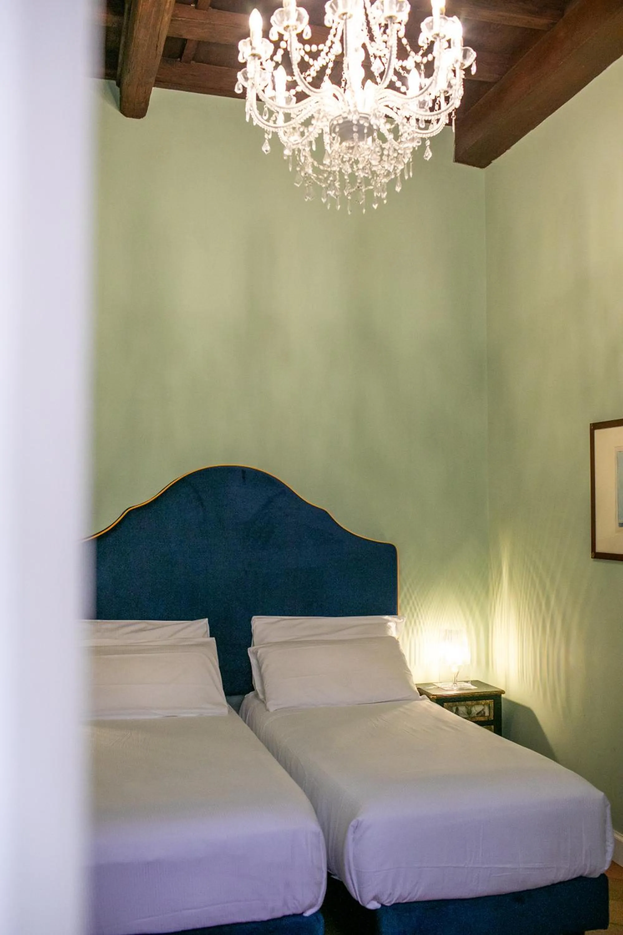 Bedroom, Bed in Incentrum