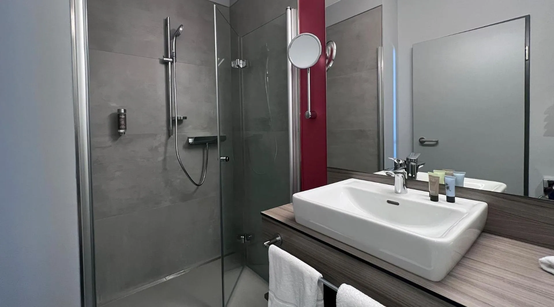 Bathroom in Median Hotel Hannover Lehrte