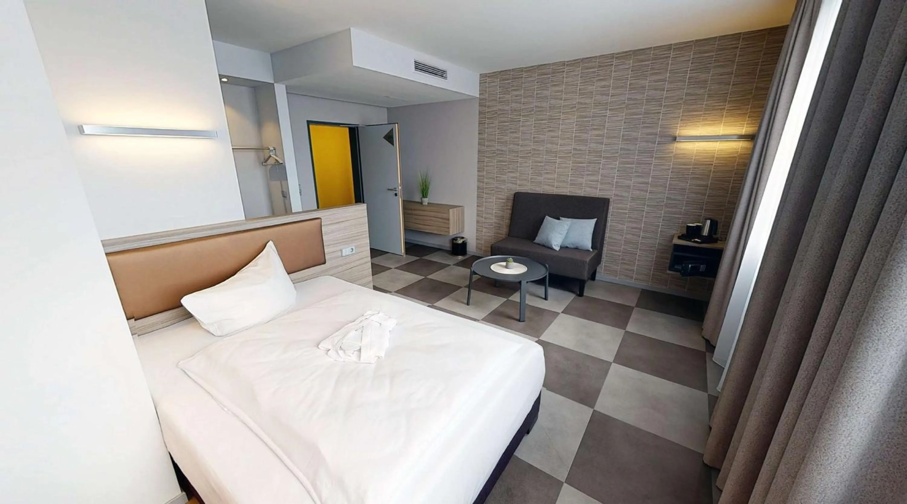 Bedroom, Bed in Median Hotel Hannover Lehrte