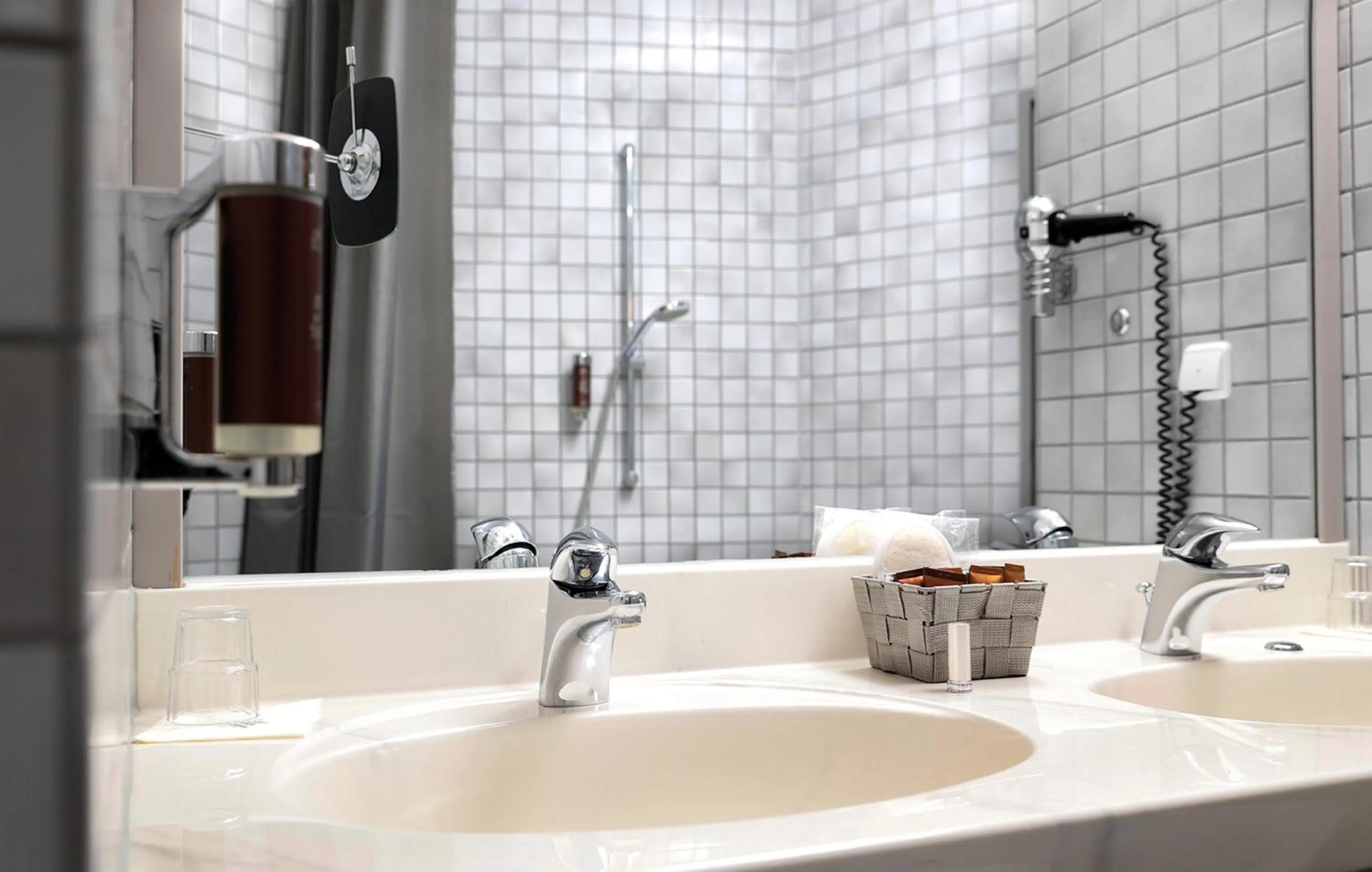 Bathroom in Median Hotel Hannover Lehrte