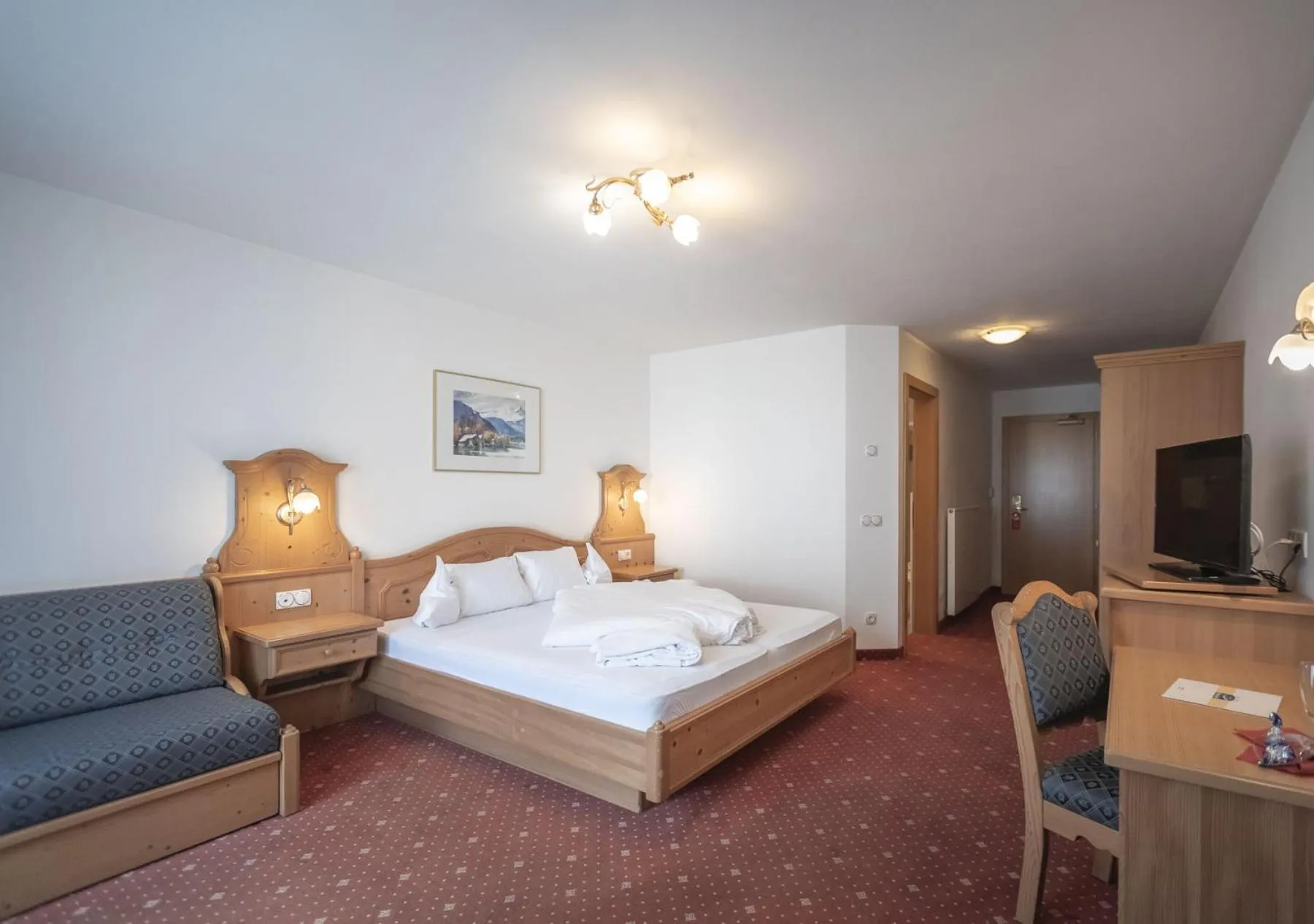 Photo of the whole room, Bed in Hotel Garni Schneider