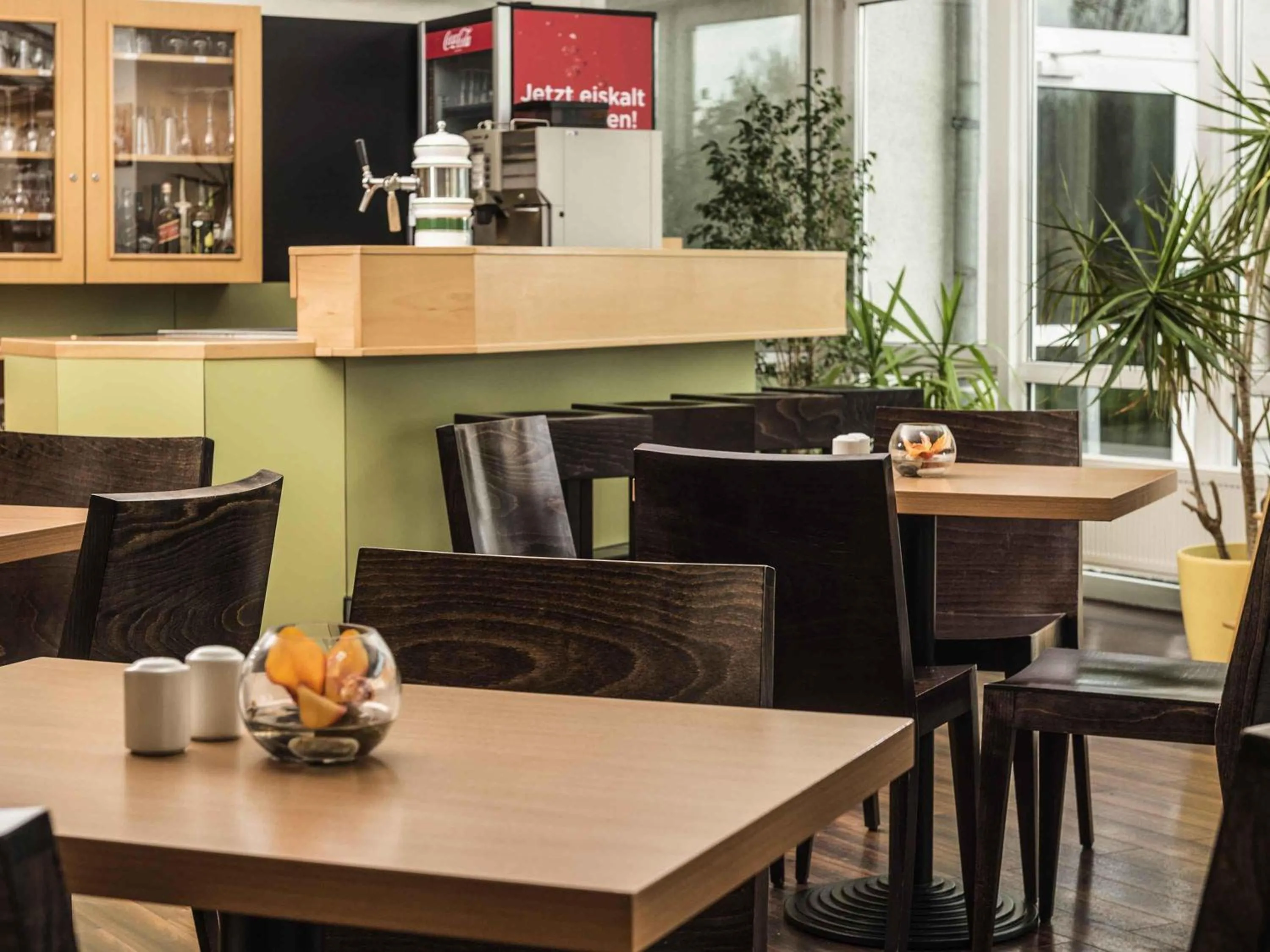 Lounge or bar in ibis Leipzig Nord-Ost