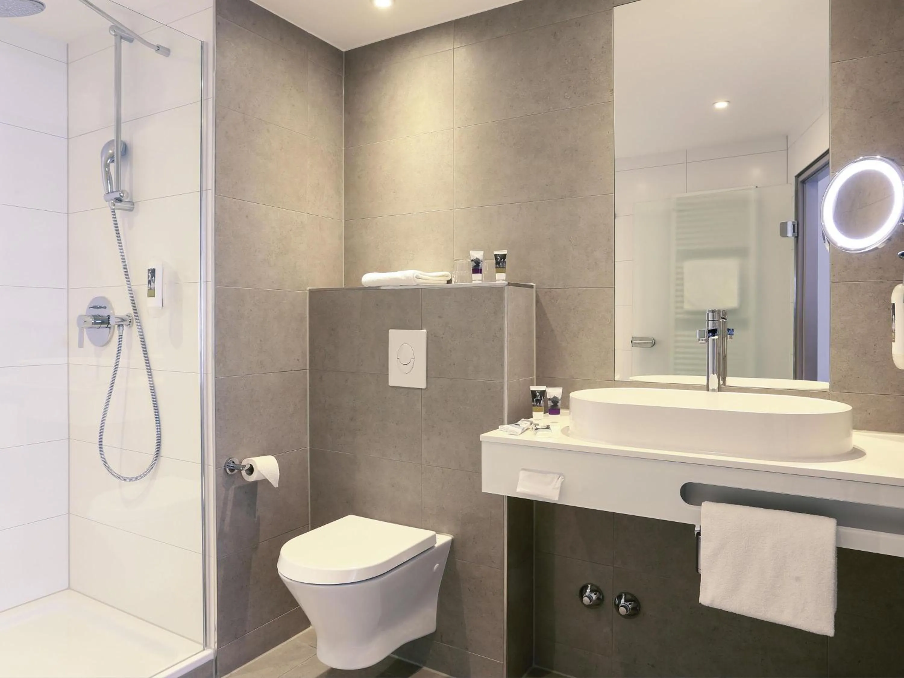 Bedroom in Mercure Hotel am Entenfang Hannover