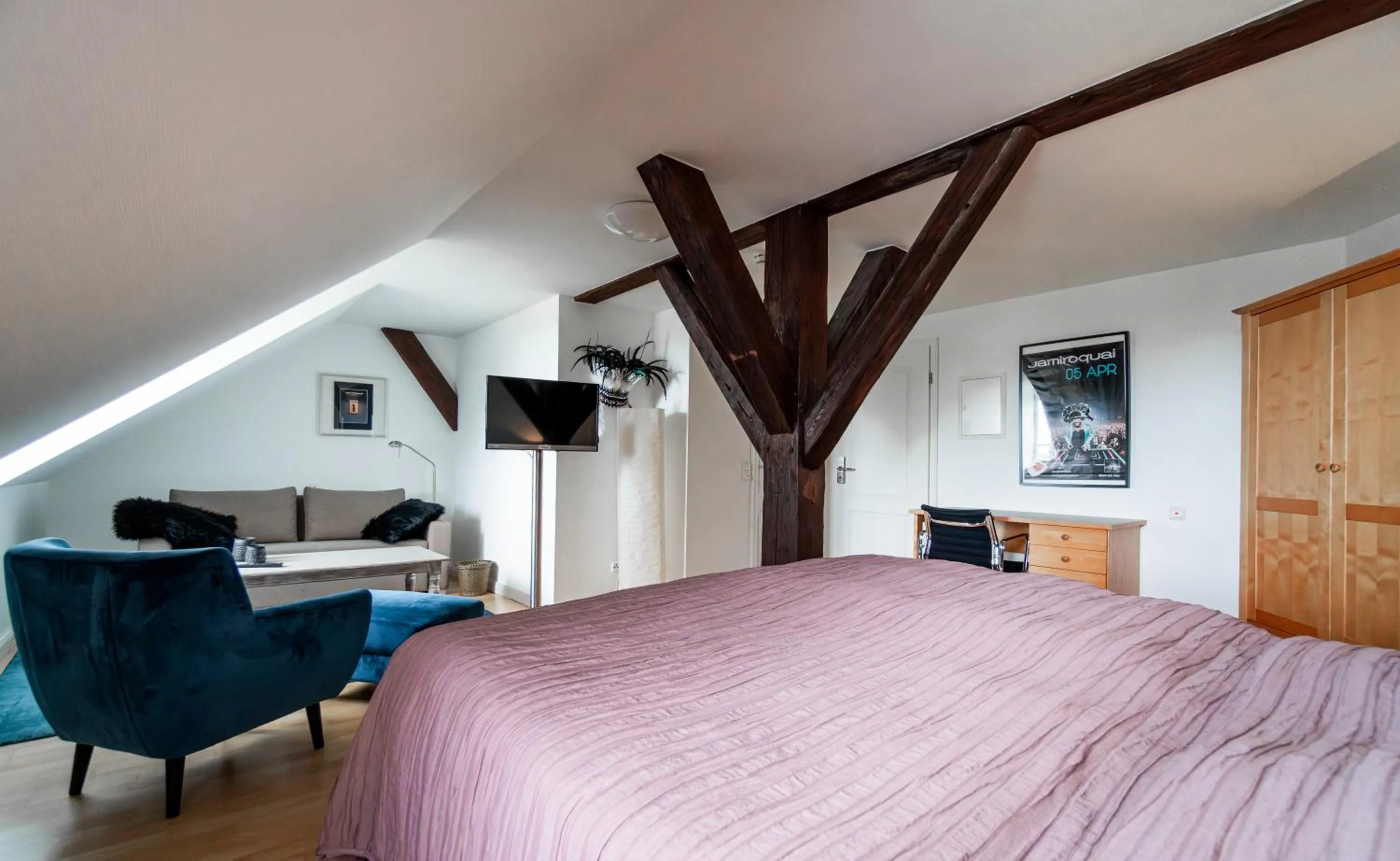 Photo of the whole room, Bed in Schloss Harkensee