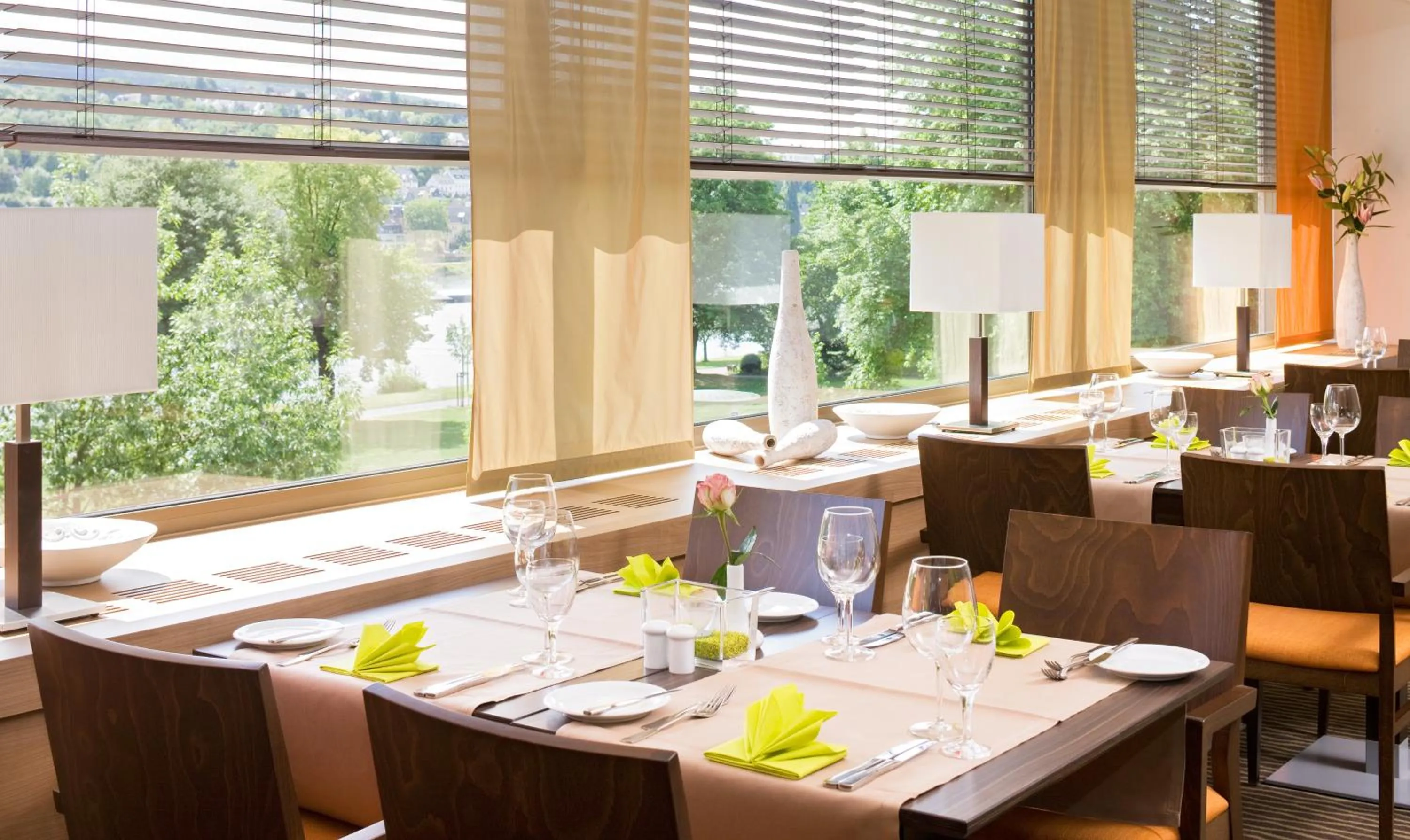 Restaurant/places to eat in Mercure Hotel Koblenz