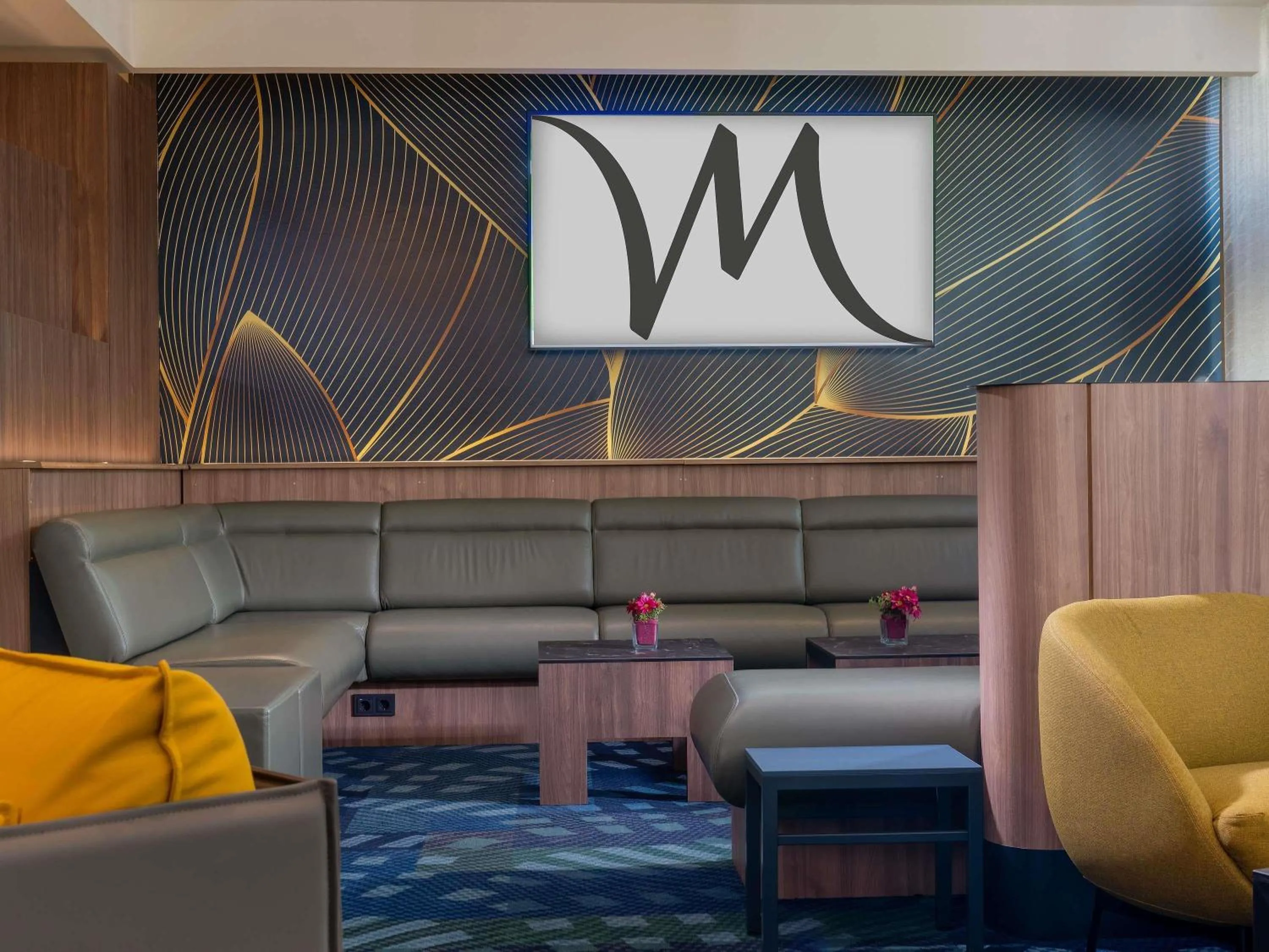 Lounge or bar in Mercure Hotel Berlin Tempelhof