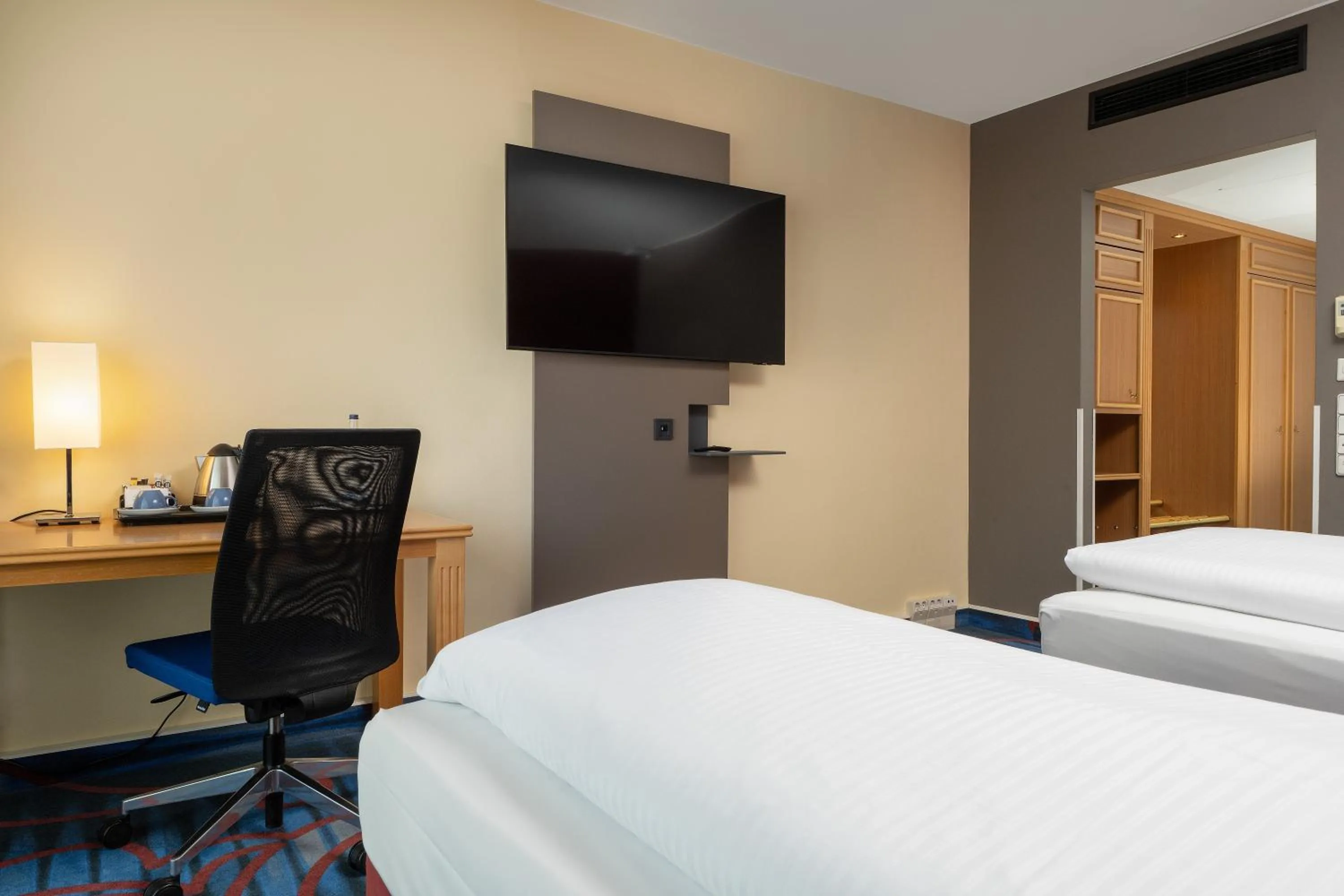 Photo of the whole room, Bed in Mercure Hotel Berlin Tempelhof