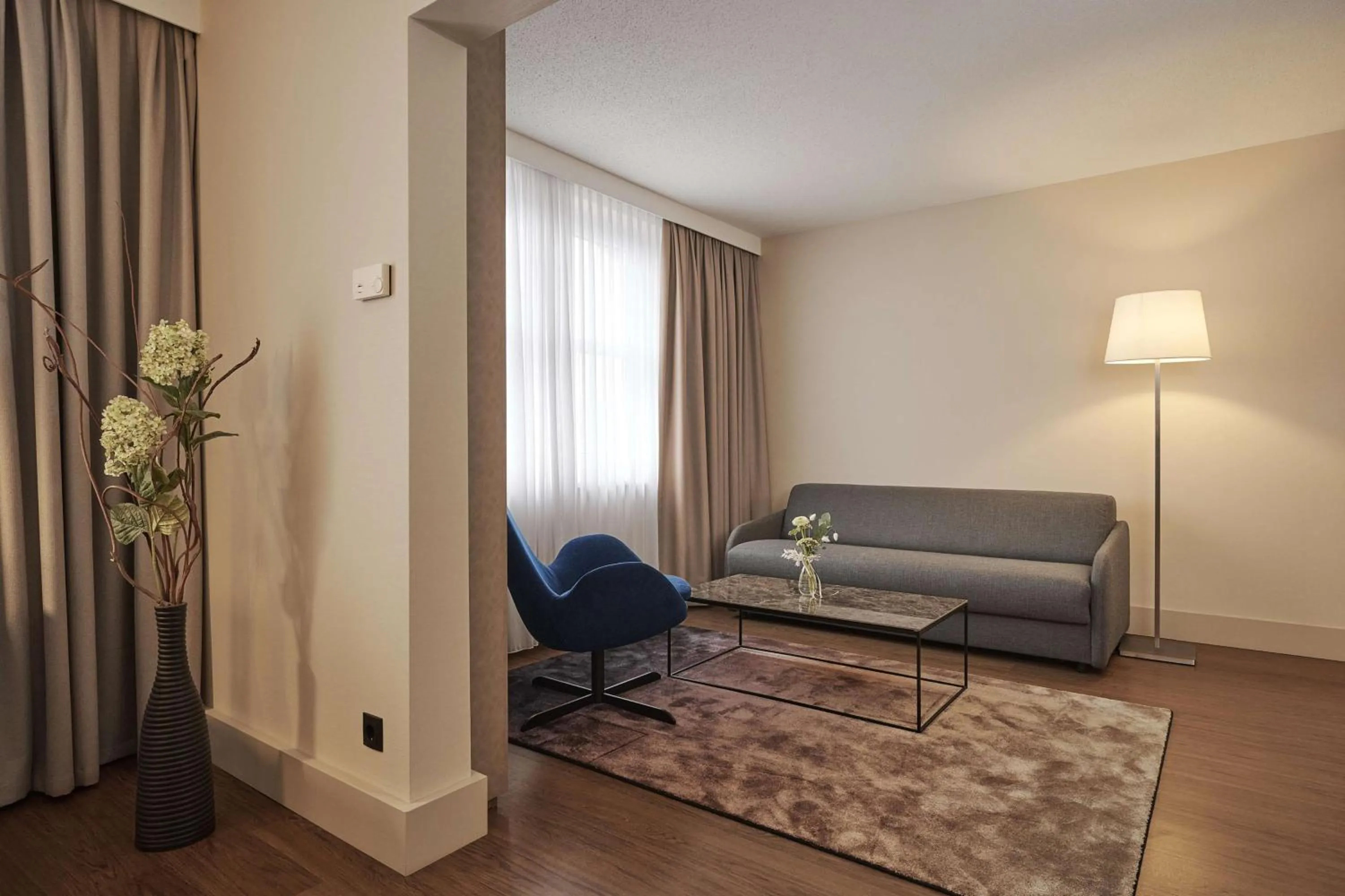 Bedroom in NH Frankfurt Airport