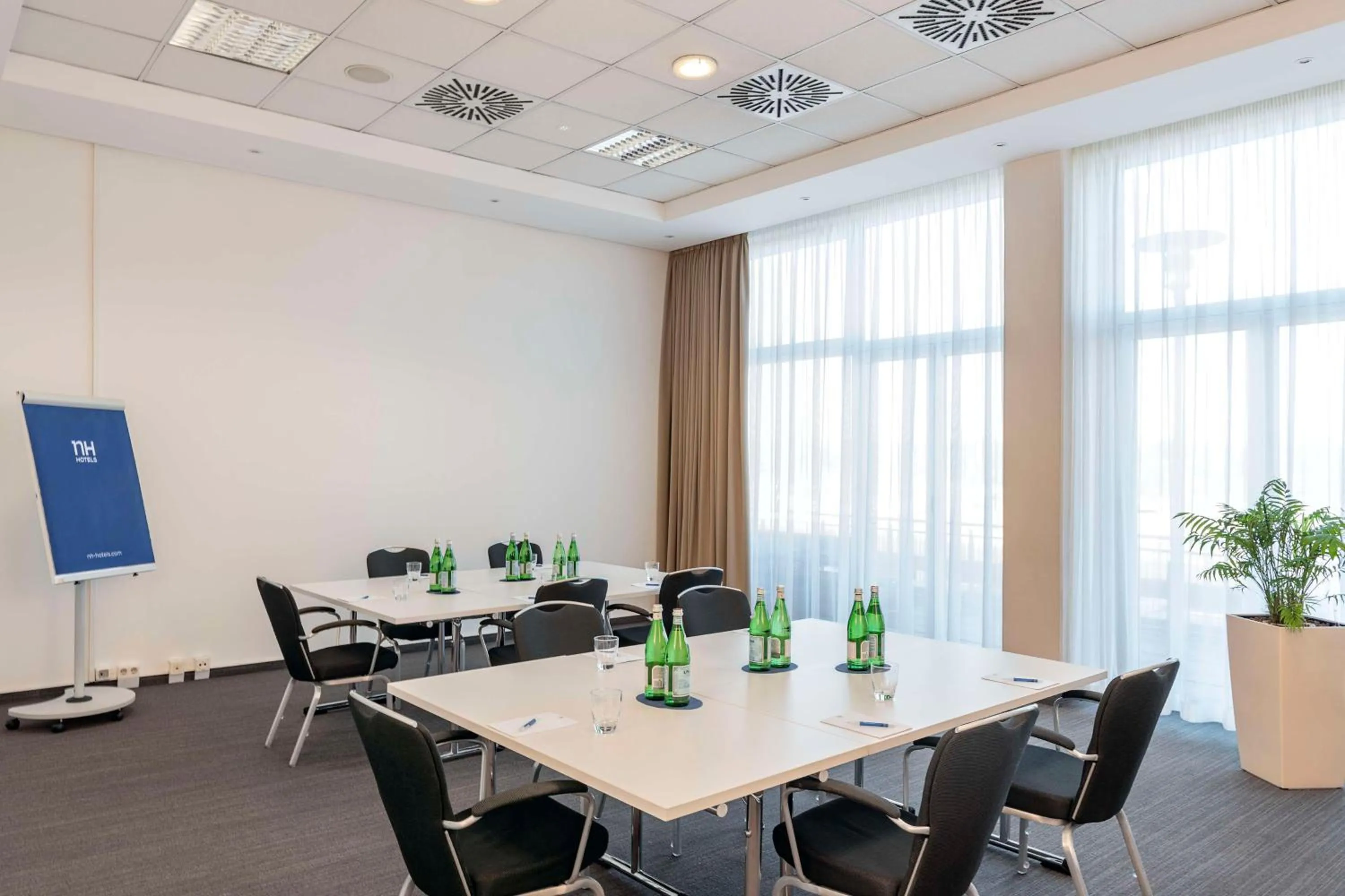 Meeting/conference room in NH Hamburg Horner Rennbahn