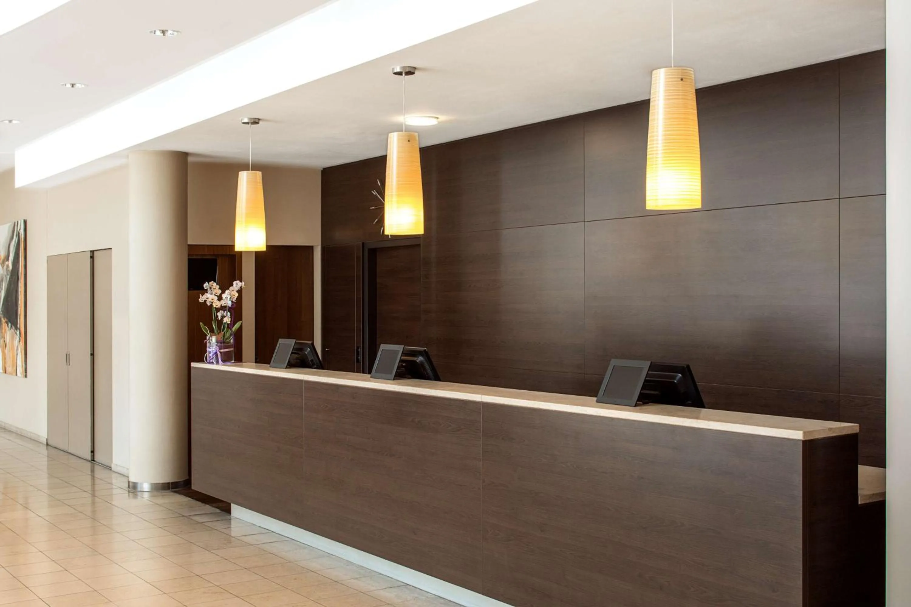 Lobby or reception in NH Hamburg Horner Rennbahn