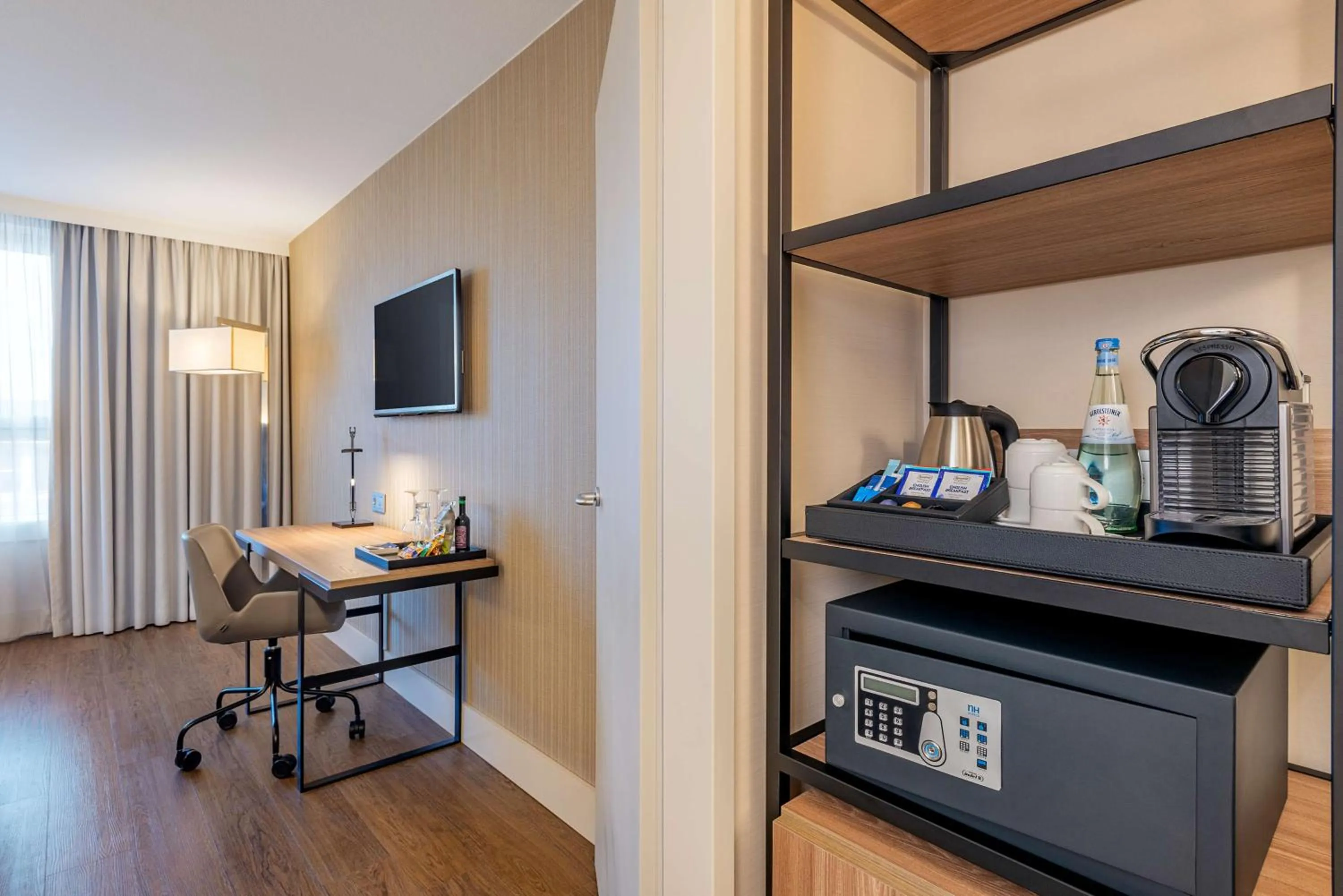 Bedroom in NH Hamburg Altona