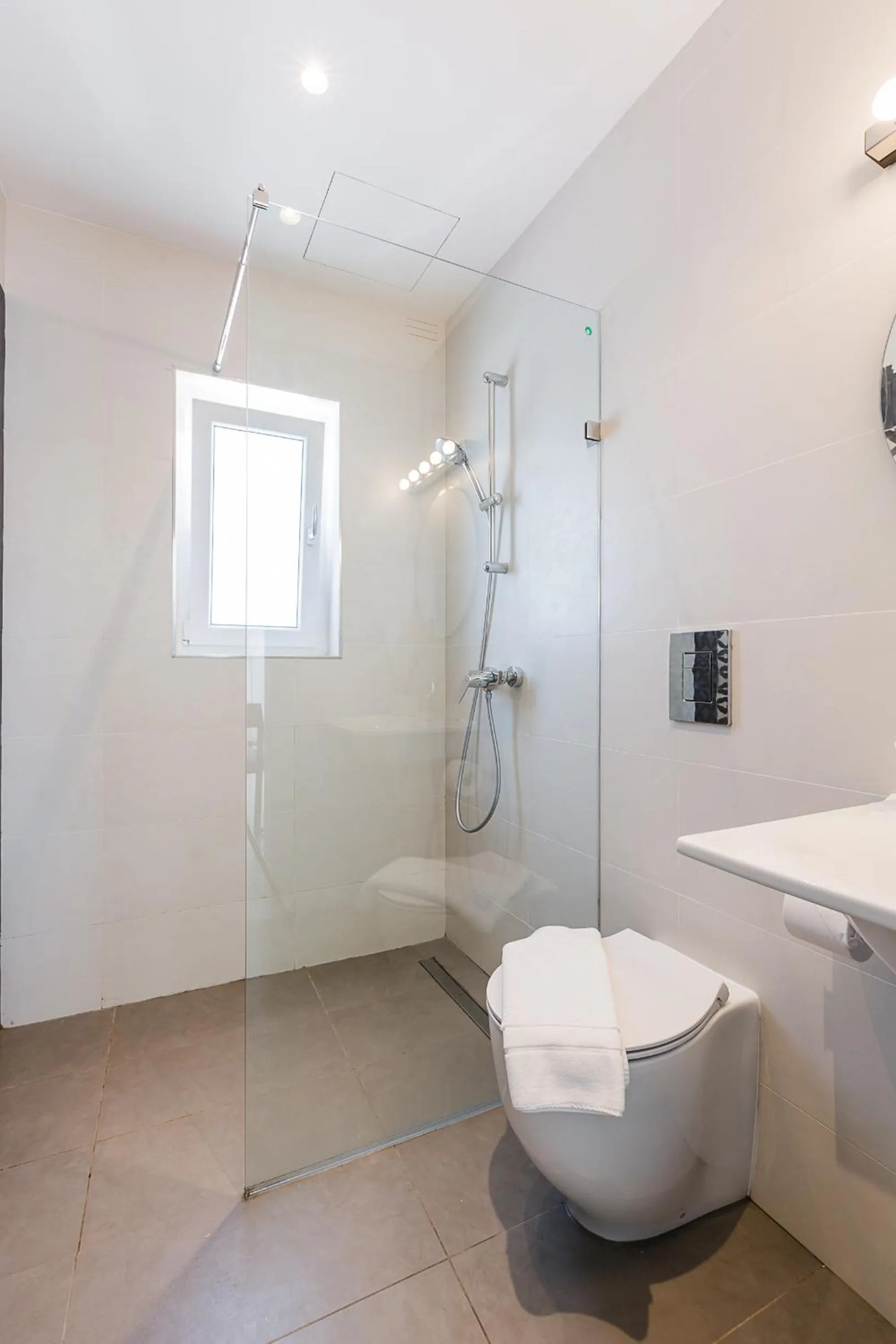 Two Pillows Boutique Hostel