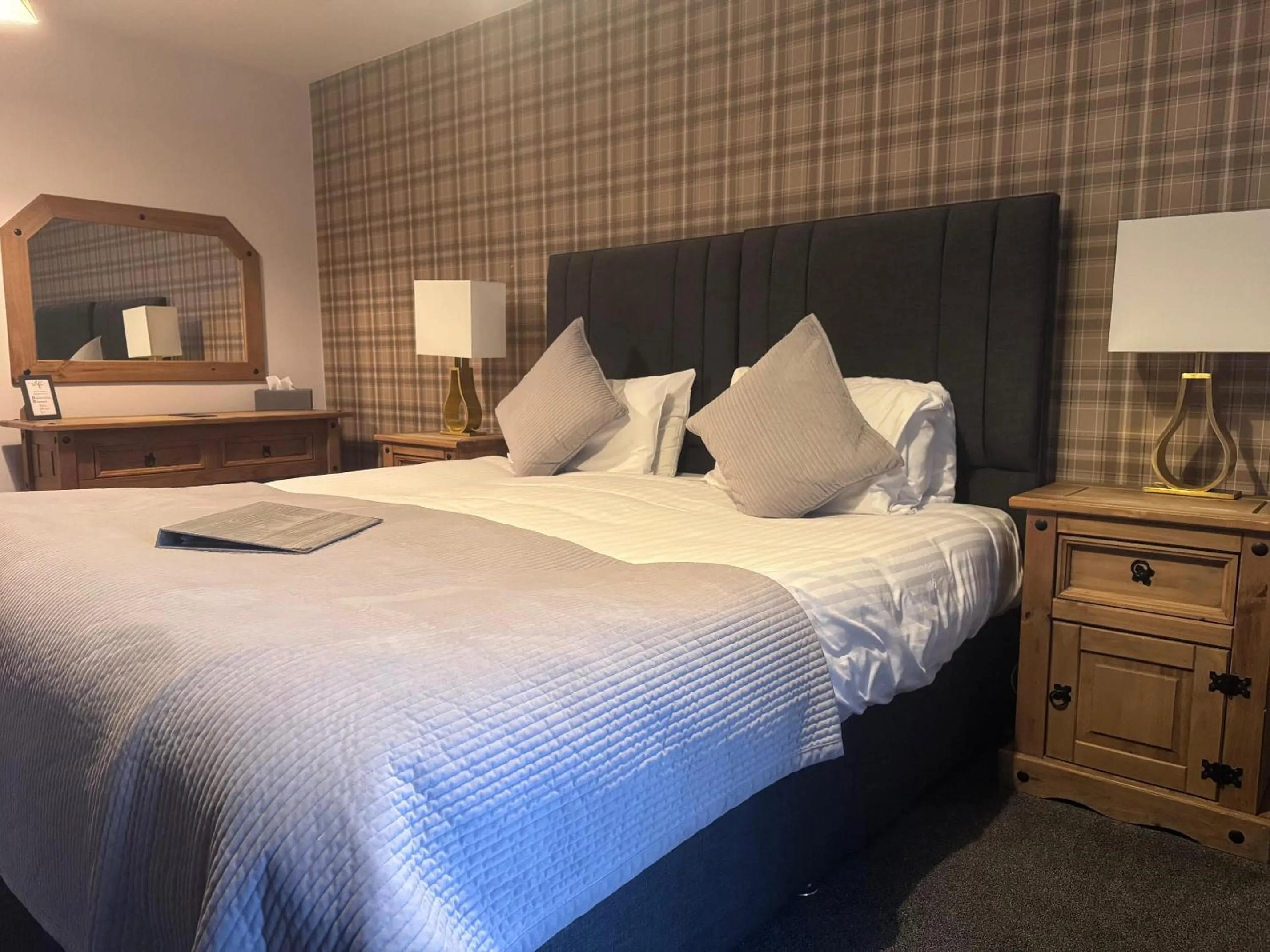 Bed in The Oaks Hotel