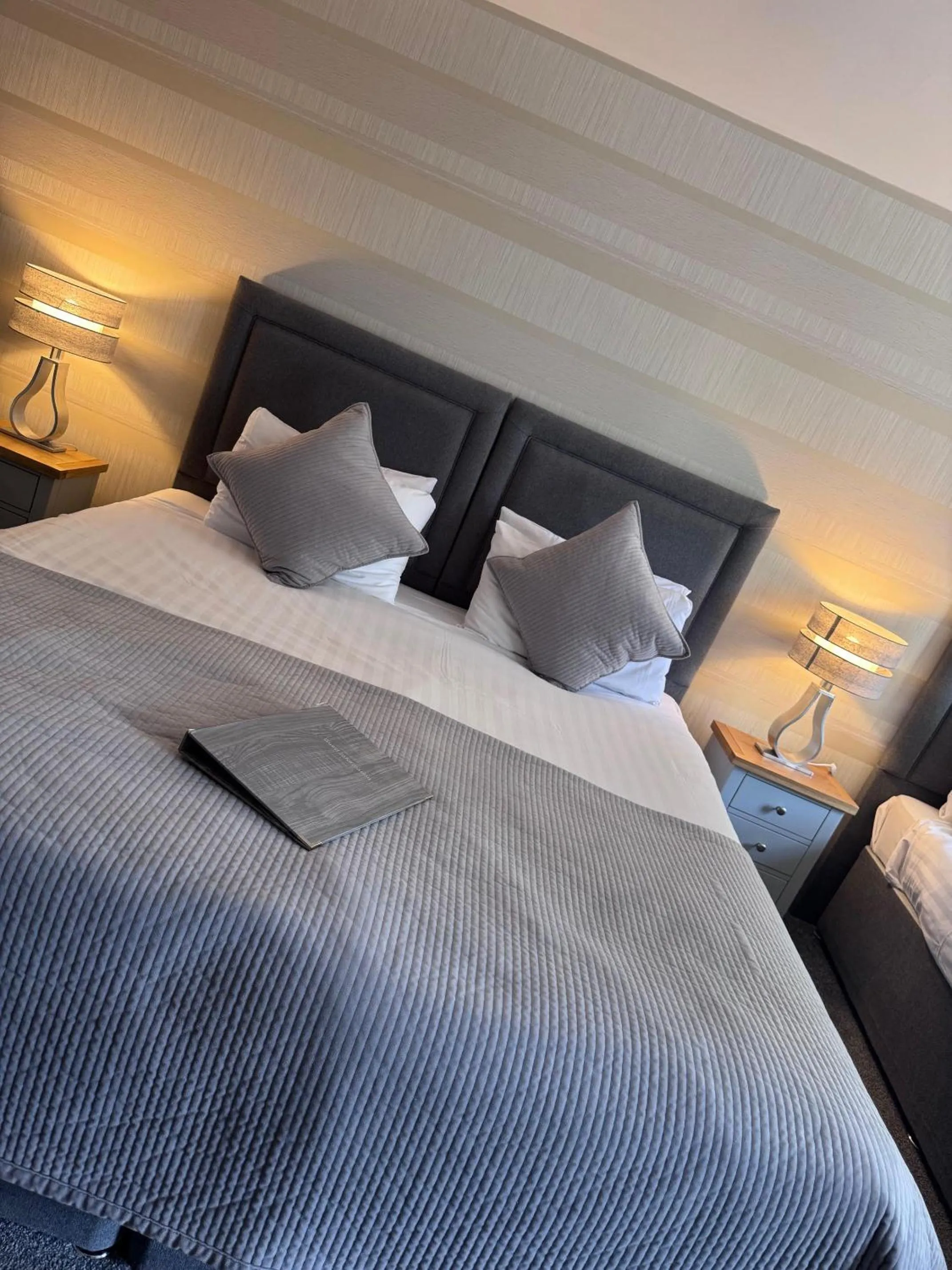 Bed in The Oaks Hotel